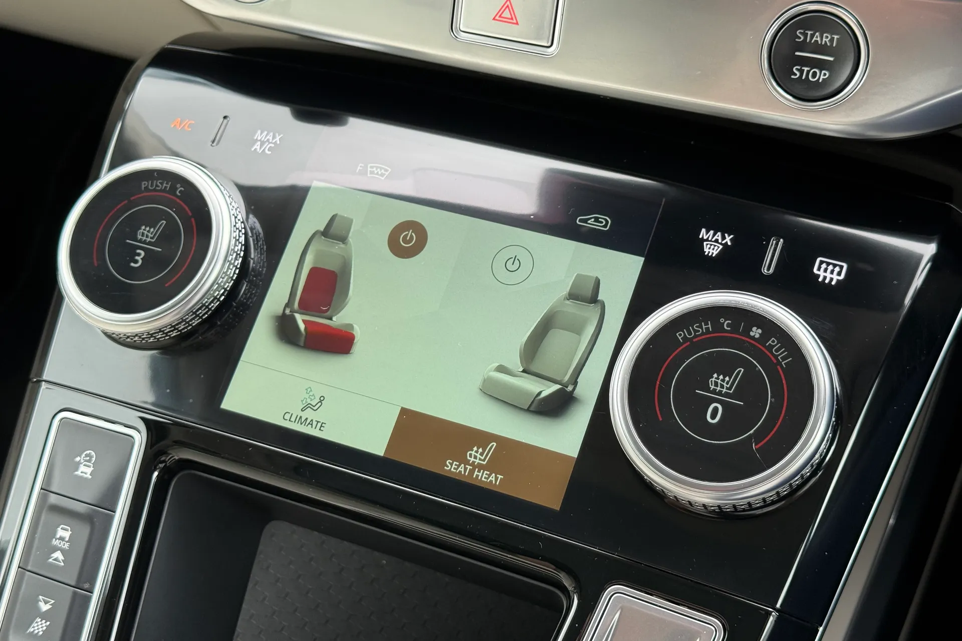 Jaguar I-PACE thumbnail image number 17