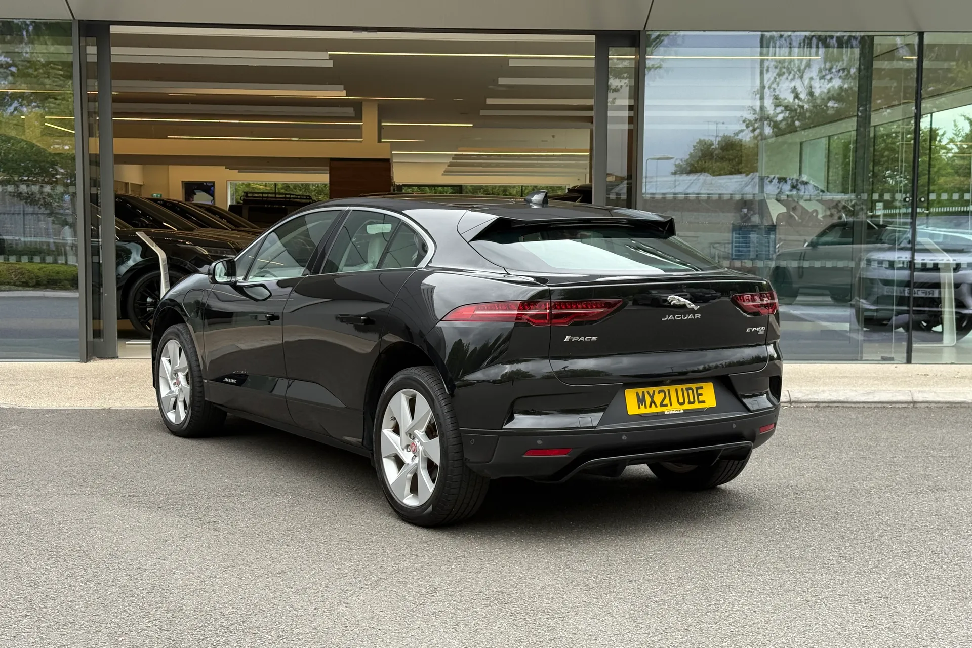 Jaguar I-PACE thumbnail image number 61