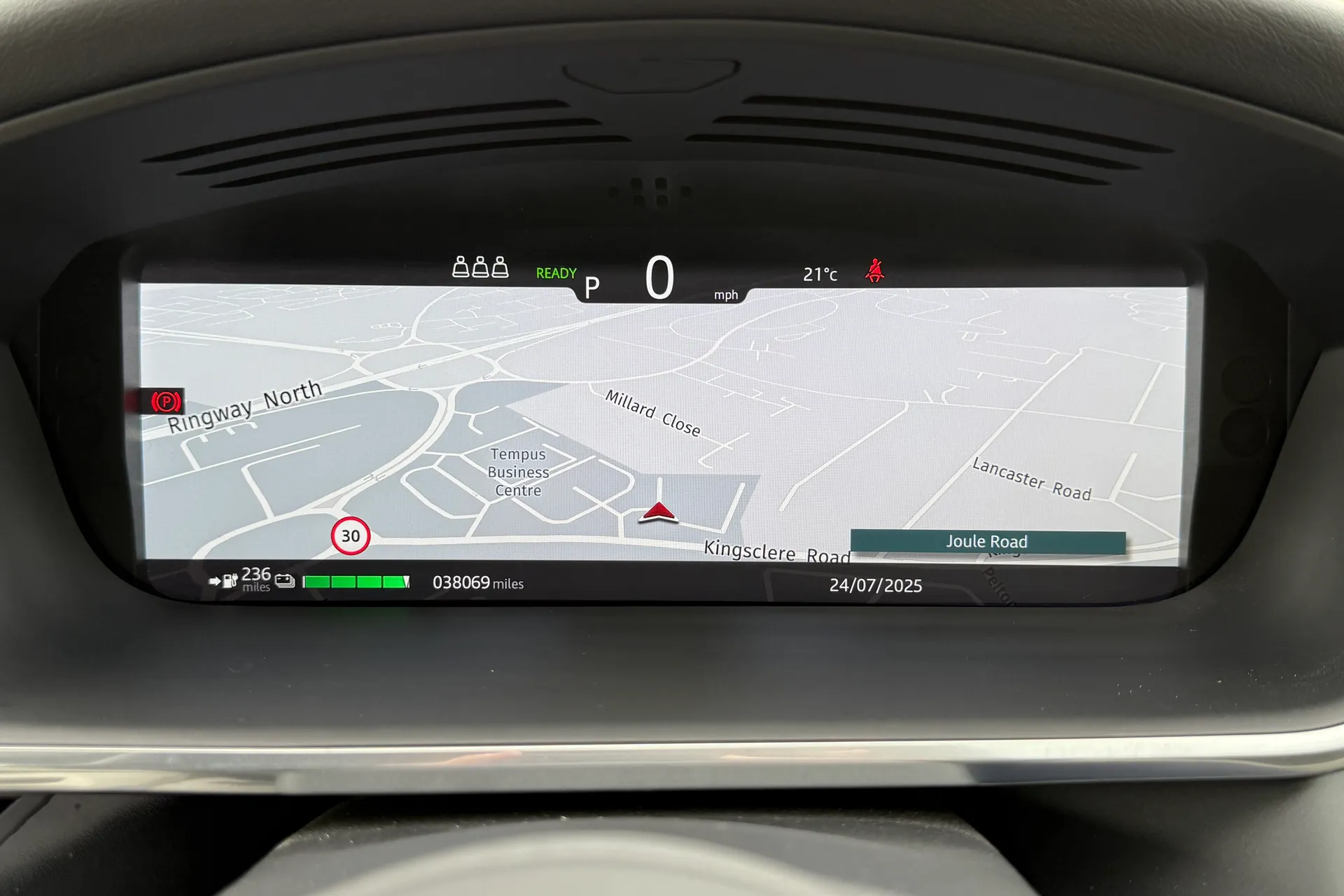 Jaguar I-PACE thumbnail image number 25