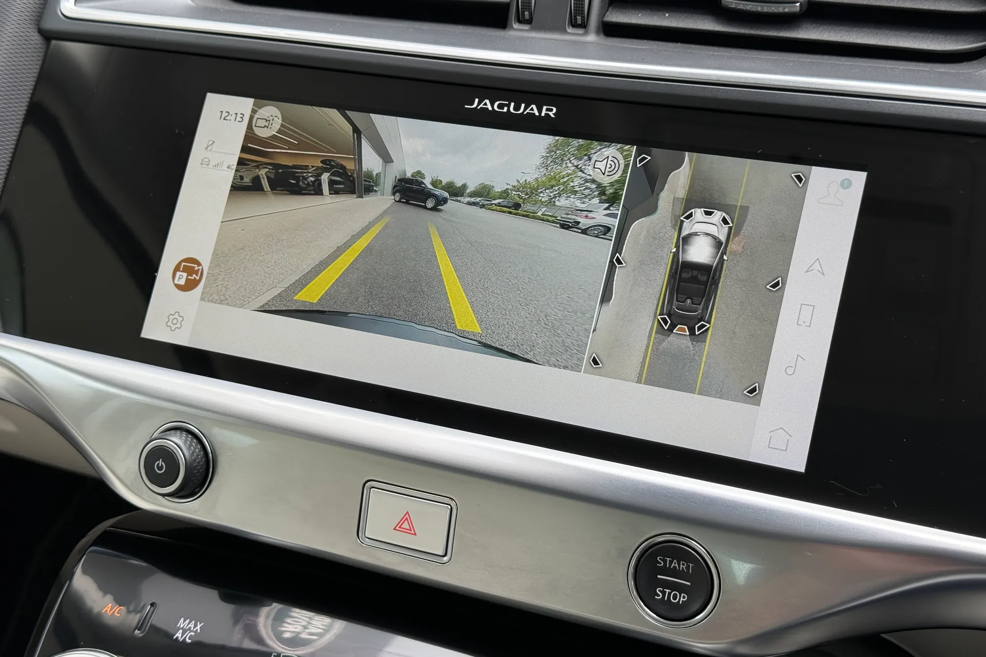 Jaguar I-PACE thumbnail image number 4