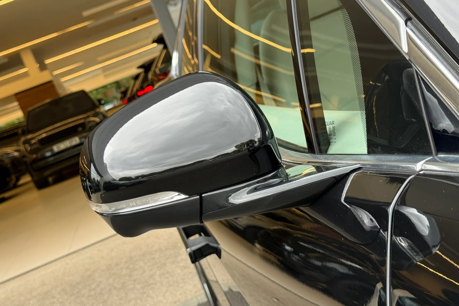 Jaguar I-PACE thumbnail image number 56