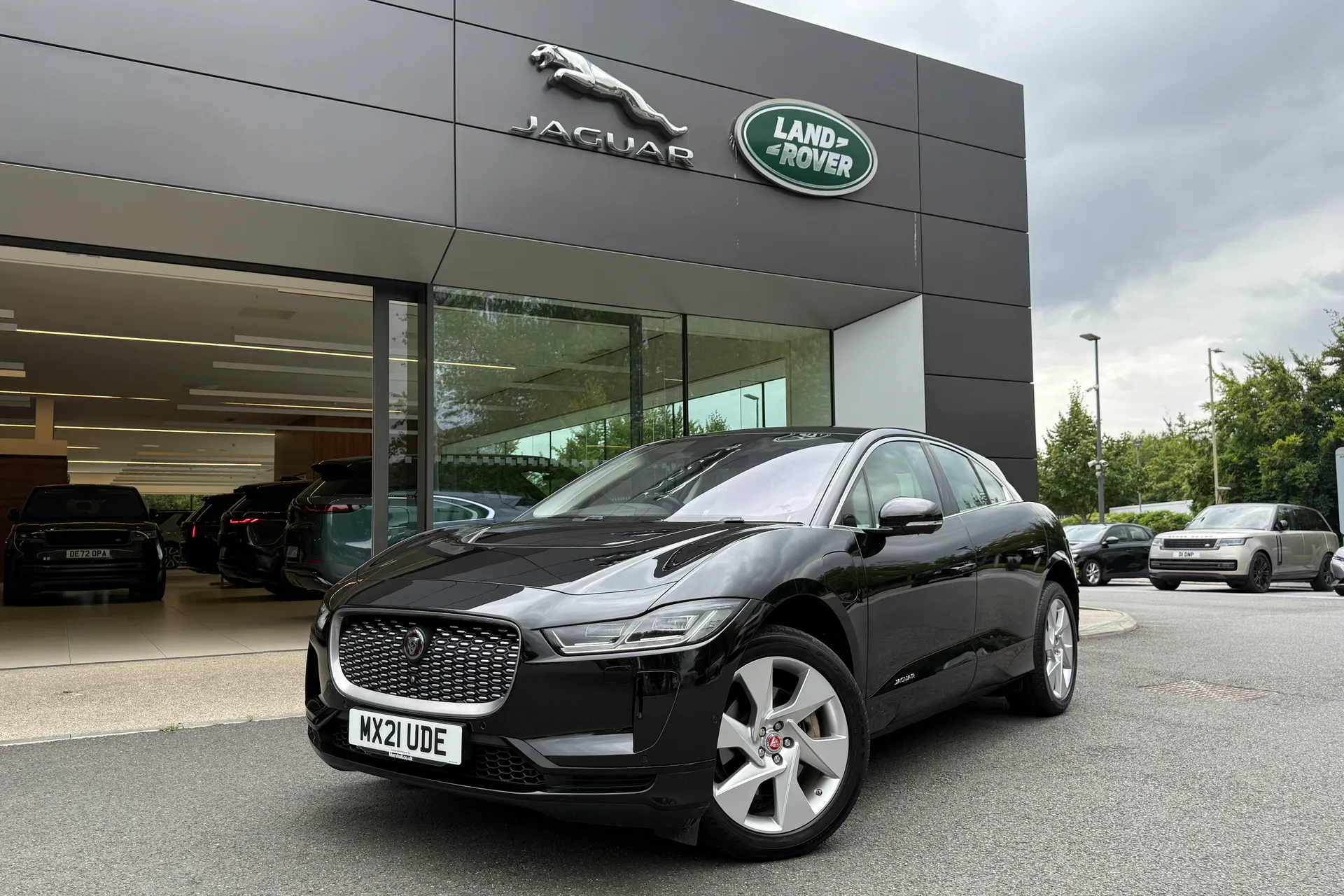 Jaguar I-PACE thumbnail image number 29