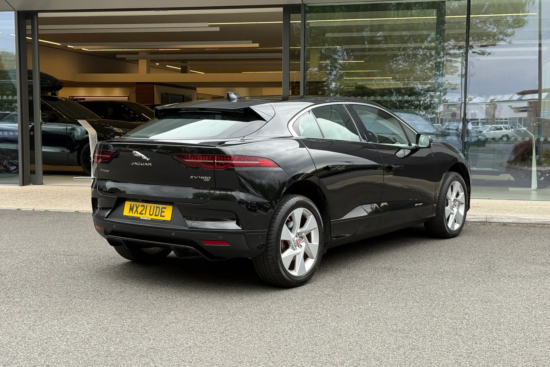 Jaguar I-PACE thumbnail image number 7