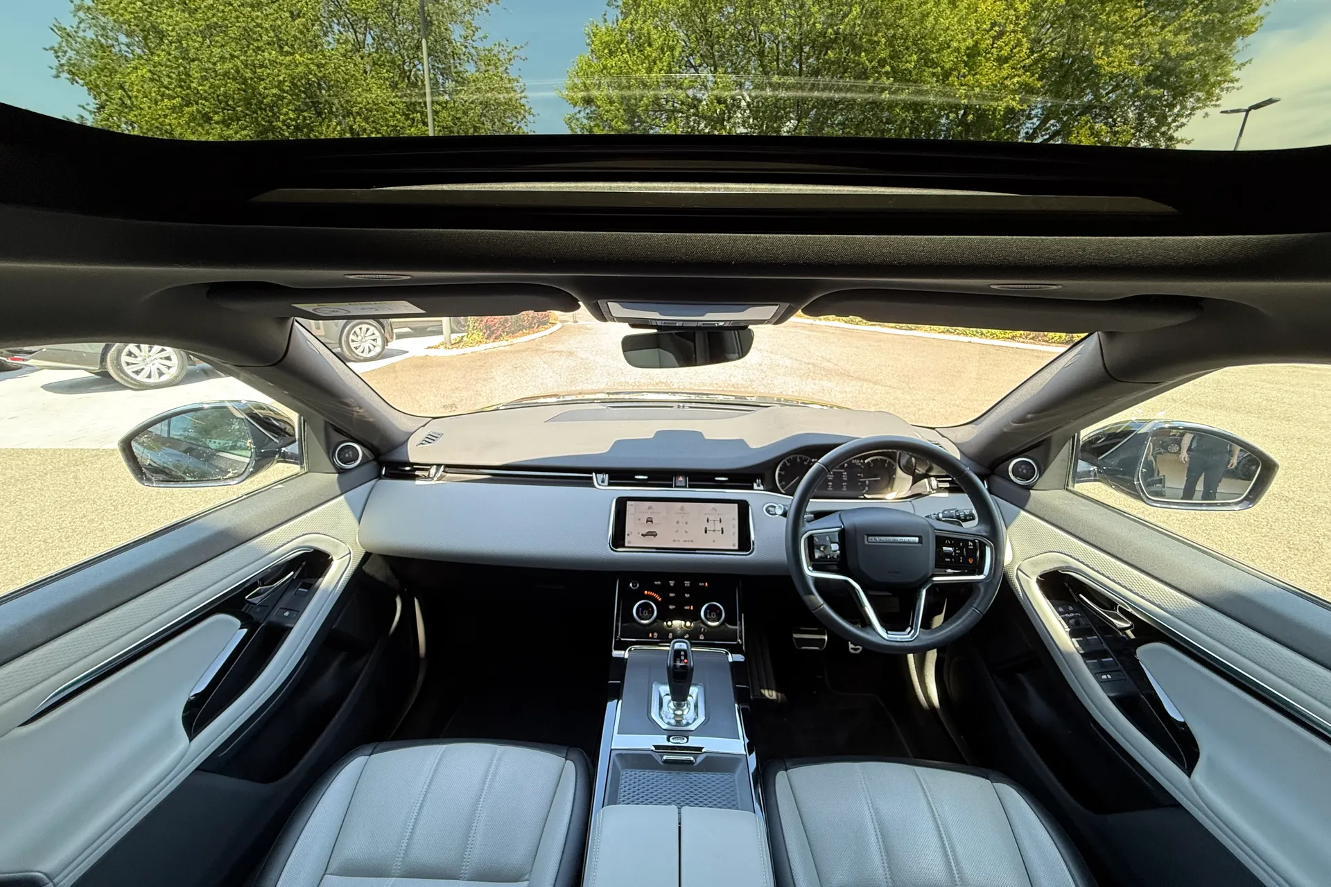 LAND ROVER RANGE ROVER EVOQUE thumbnail image number 3