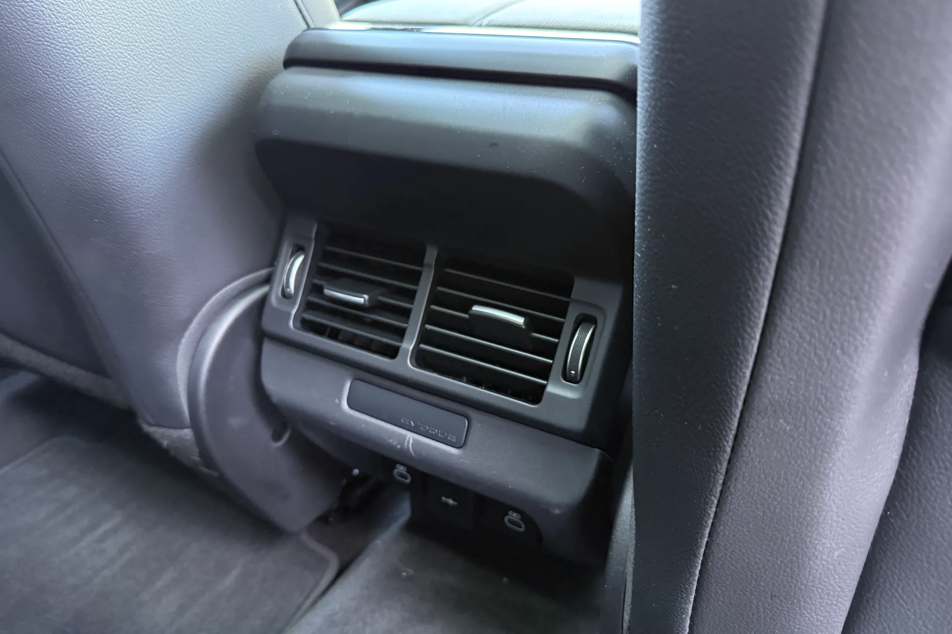 LAND ROVER RANGE ROVER EVOQUE thumbnail image number 31