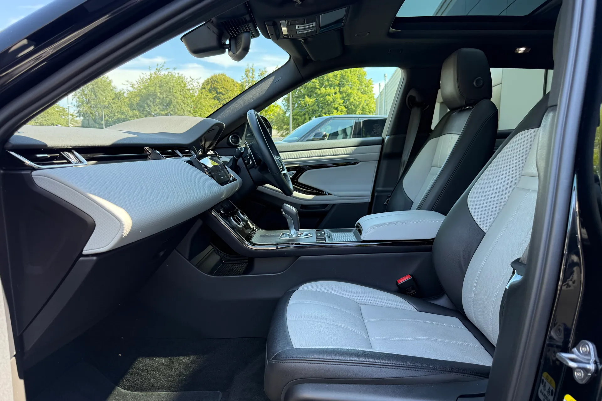 LAND ROVER RANGE ROVER EVOQUE thumbnail image number 10