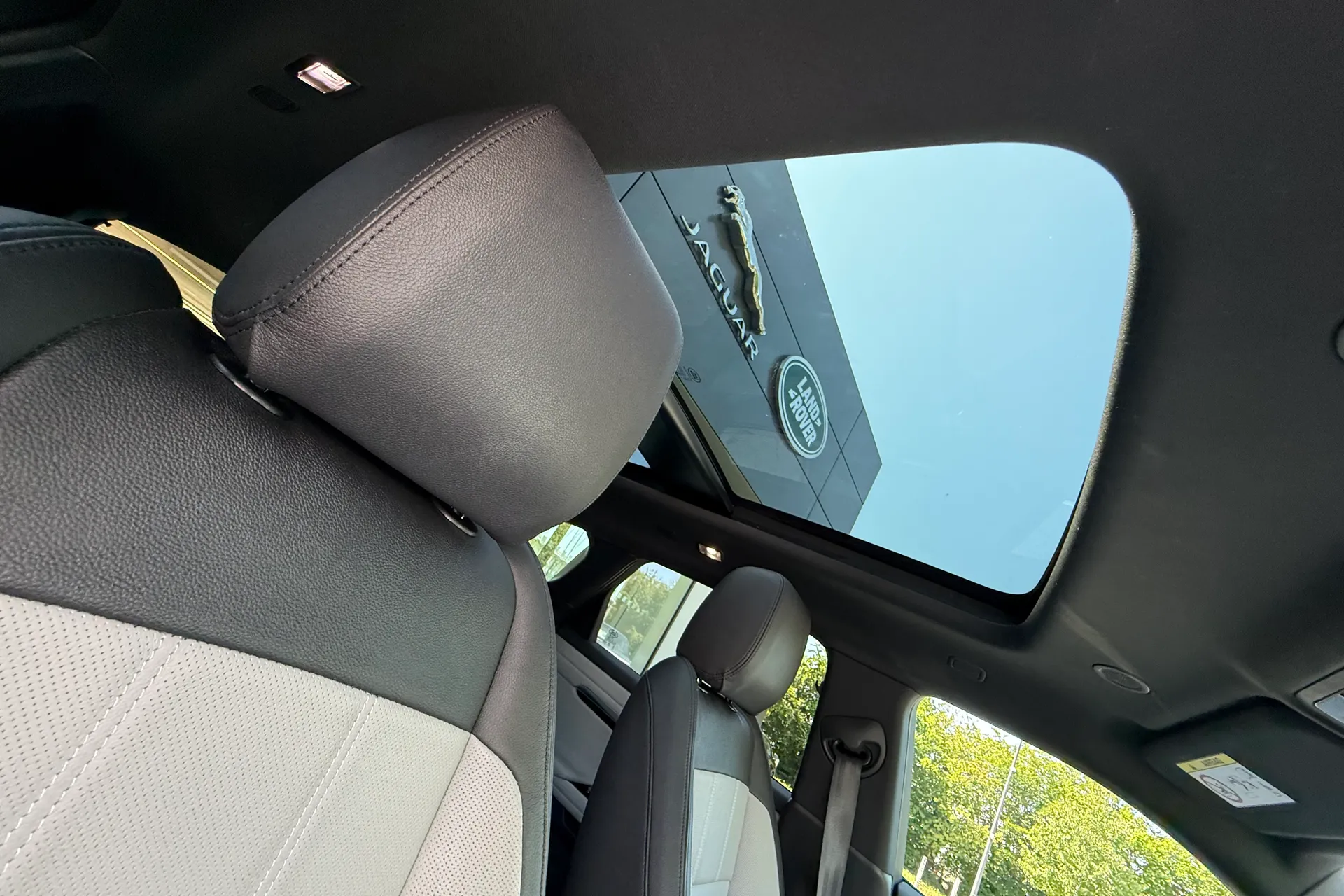 LAND ROVER RANGE ROVER EVOQUE thumbnail image number 33