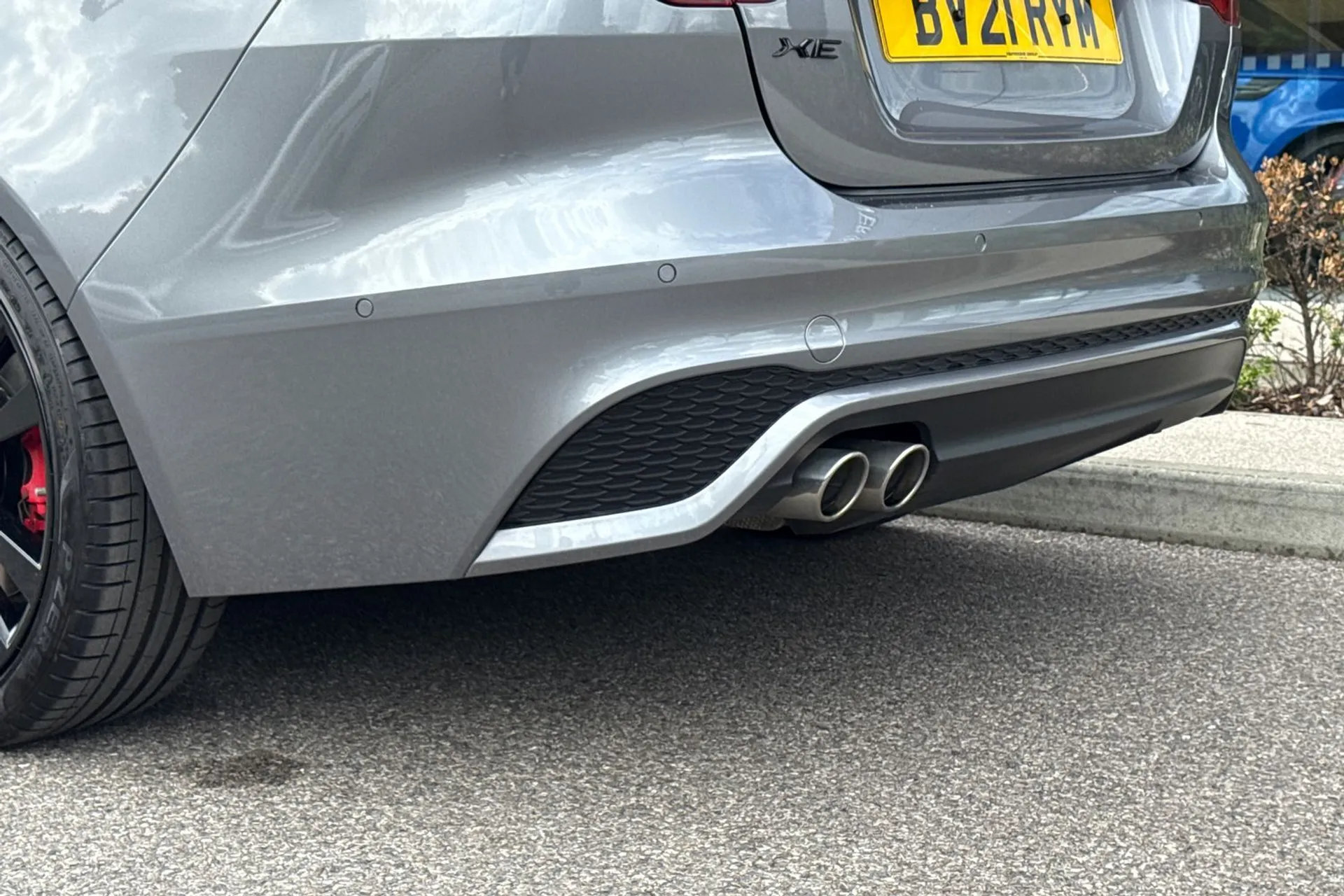Jaguar XE thumbnail image number 36