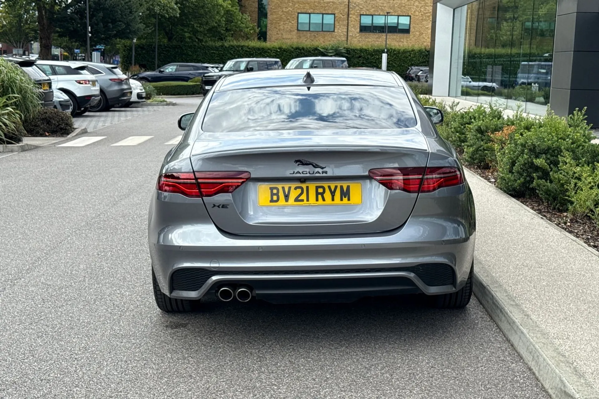 Jaguar XE thumbnail image number 13