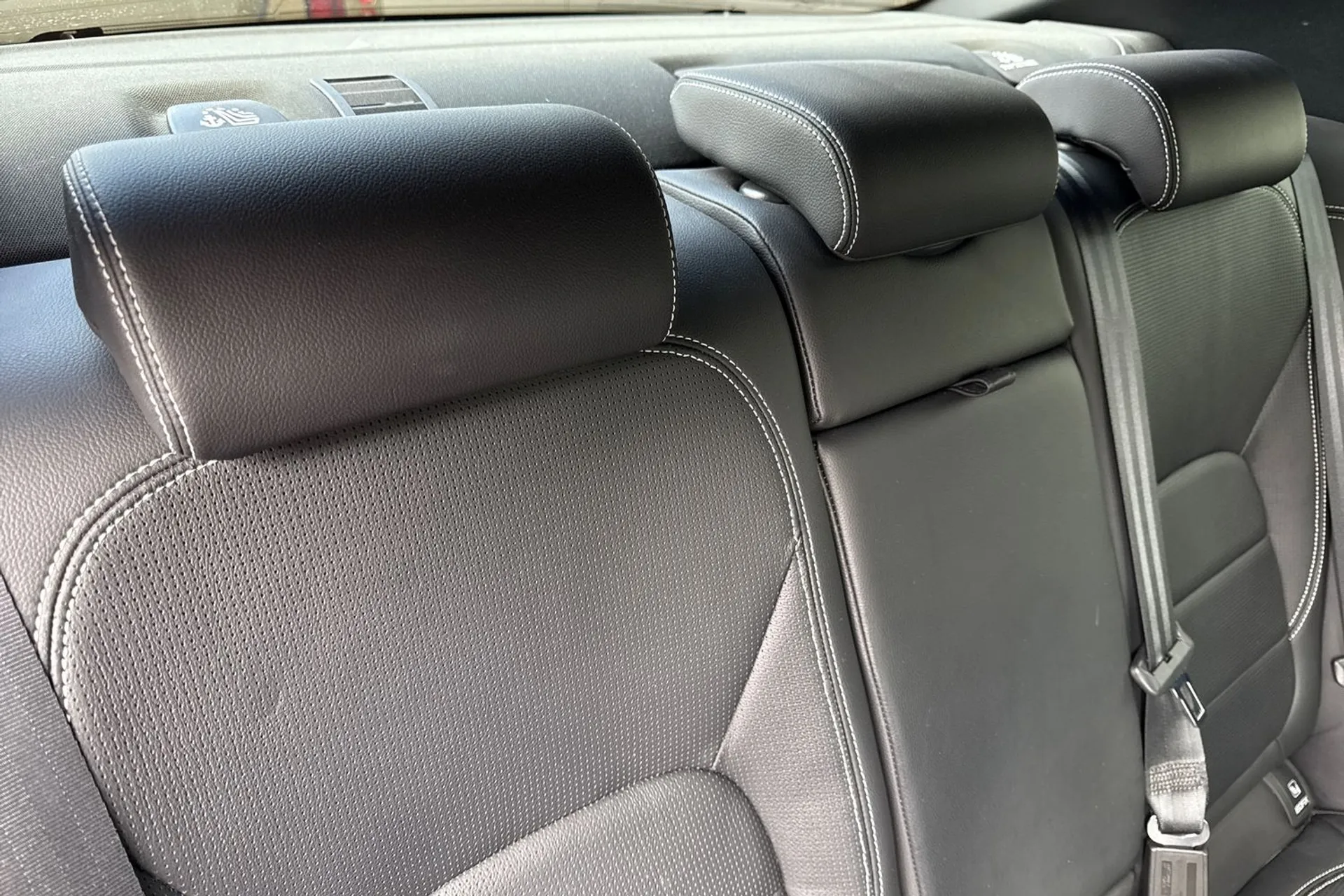 Jaguar XE thumbnail image number 29