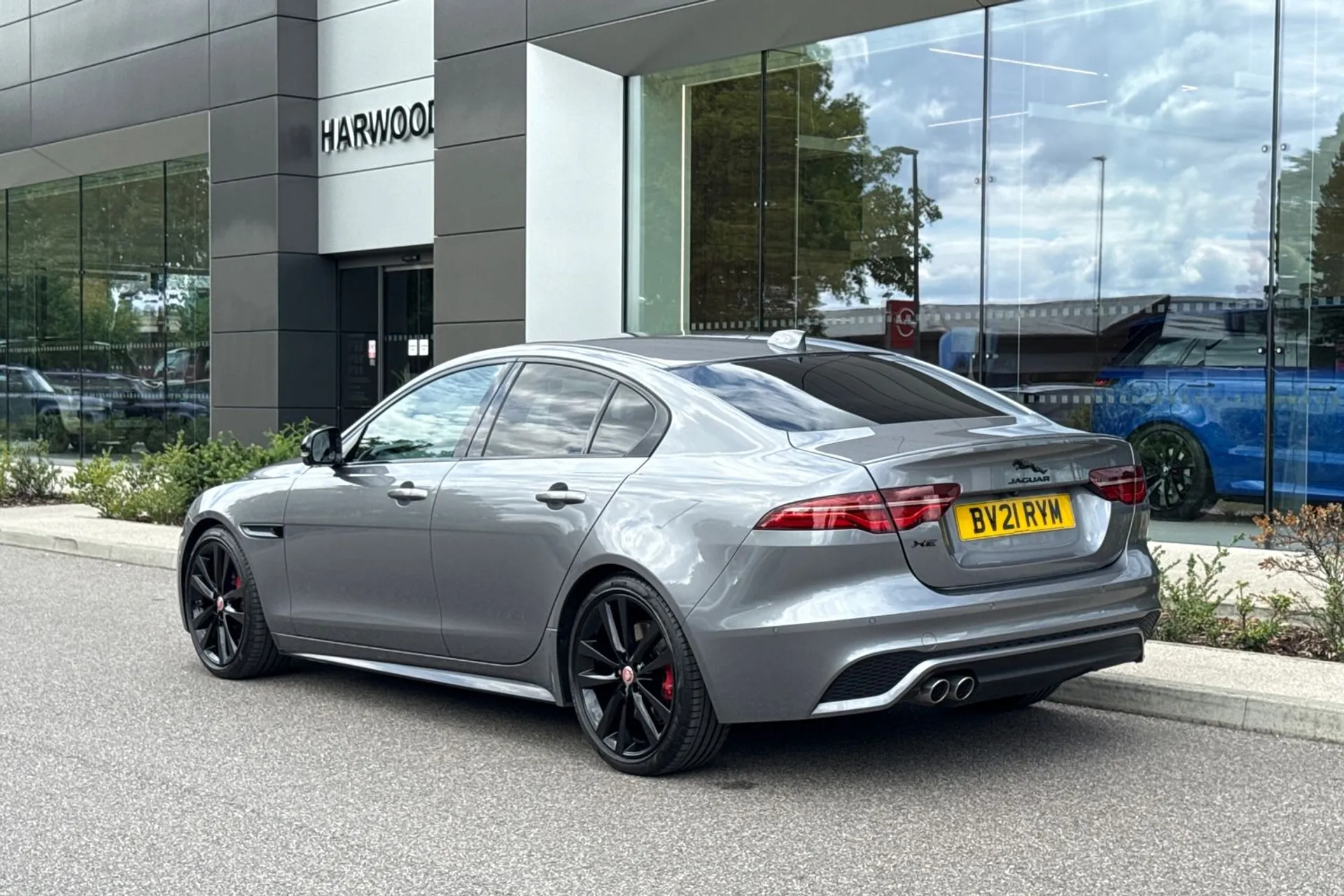 Jaguar XE thumbnail image number 14