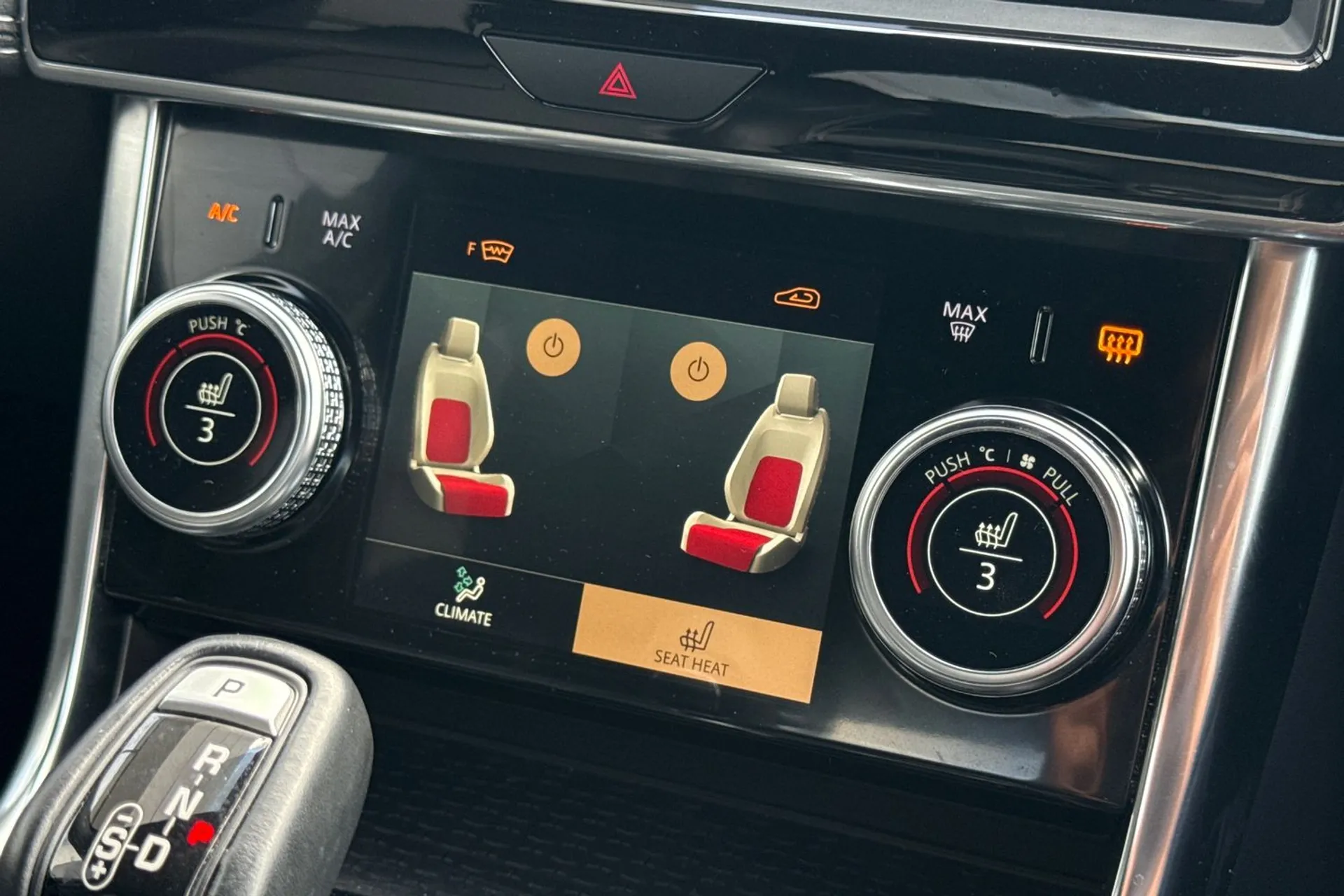 Jaguar XE thumbnail image number 30