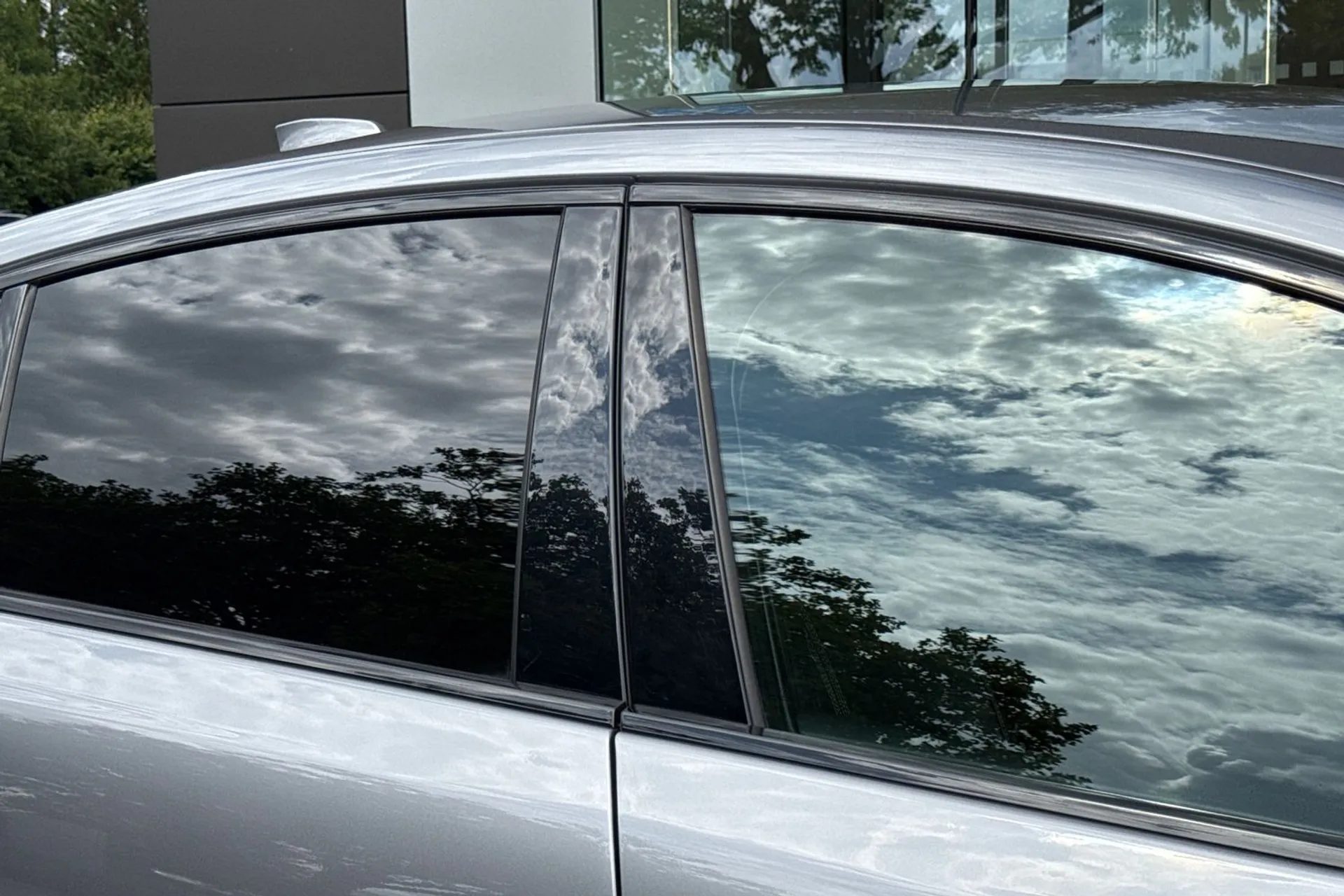 Jaguar XE thumbnail image number 33
