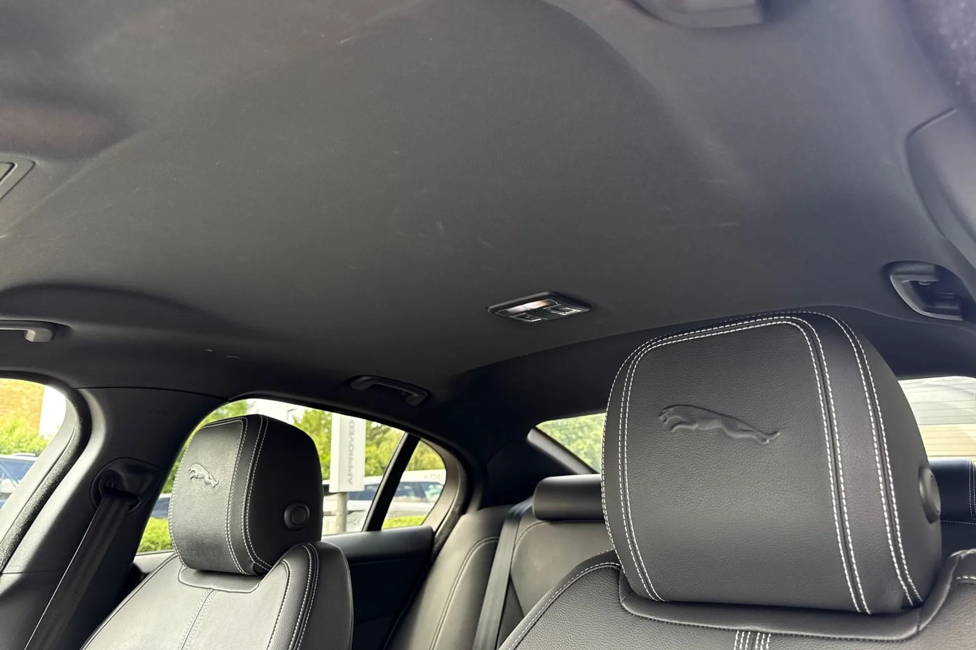 Jaguar XE thumbnail image number 5