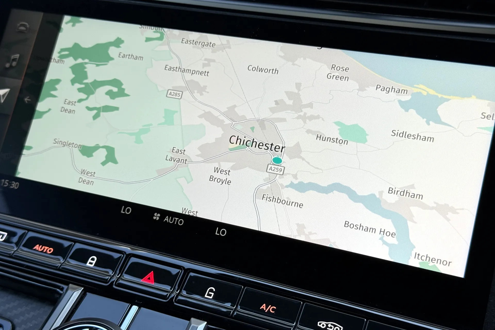 Aston Martin Vantage thumbnail image number 30