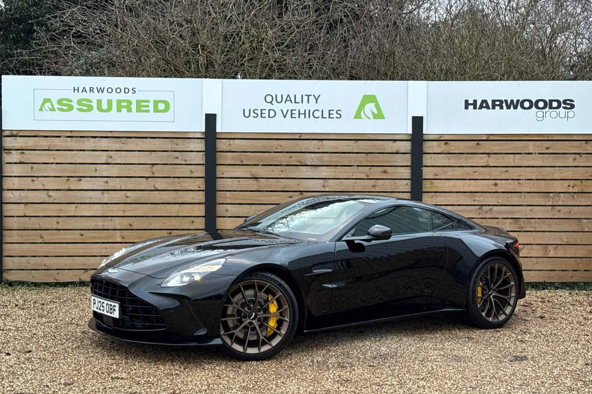 Aston Martin Vantage thumbnail image number 12
