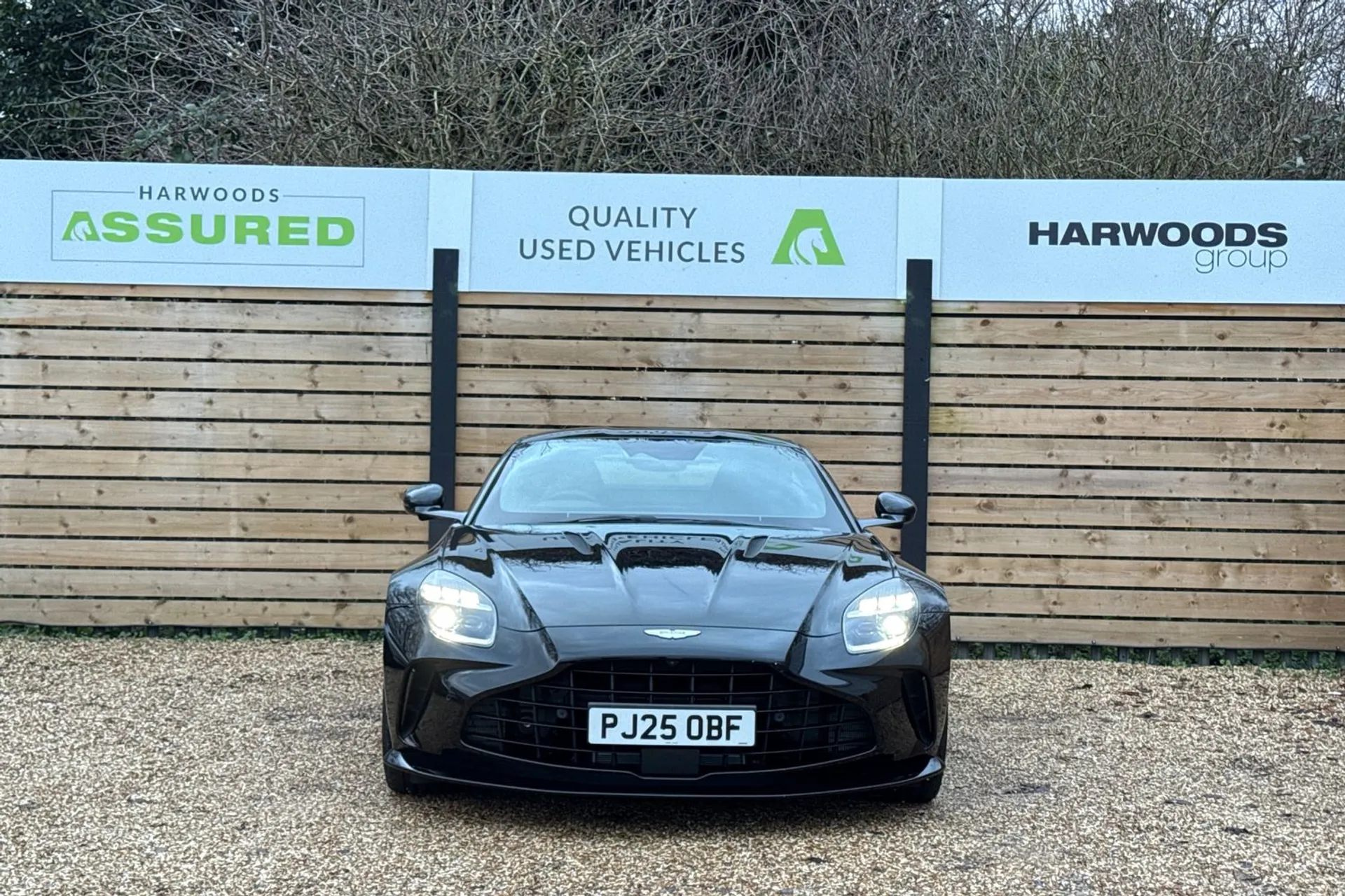 Aston Martin Vantage thumbnail image number 13