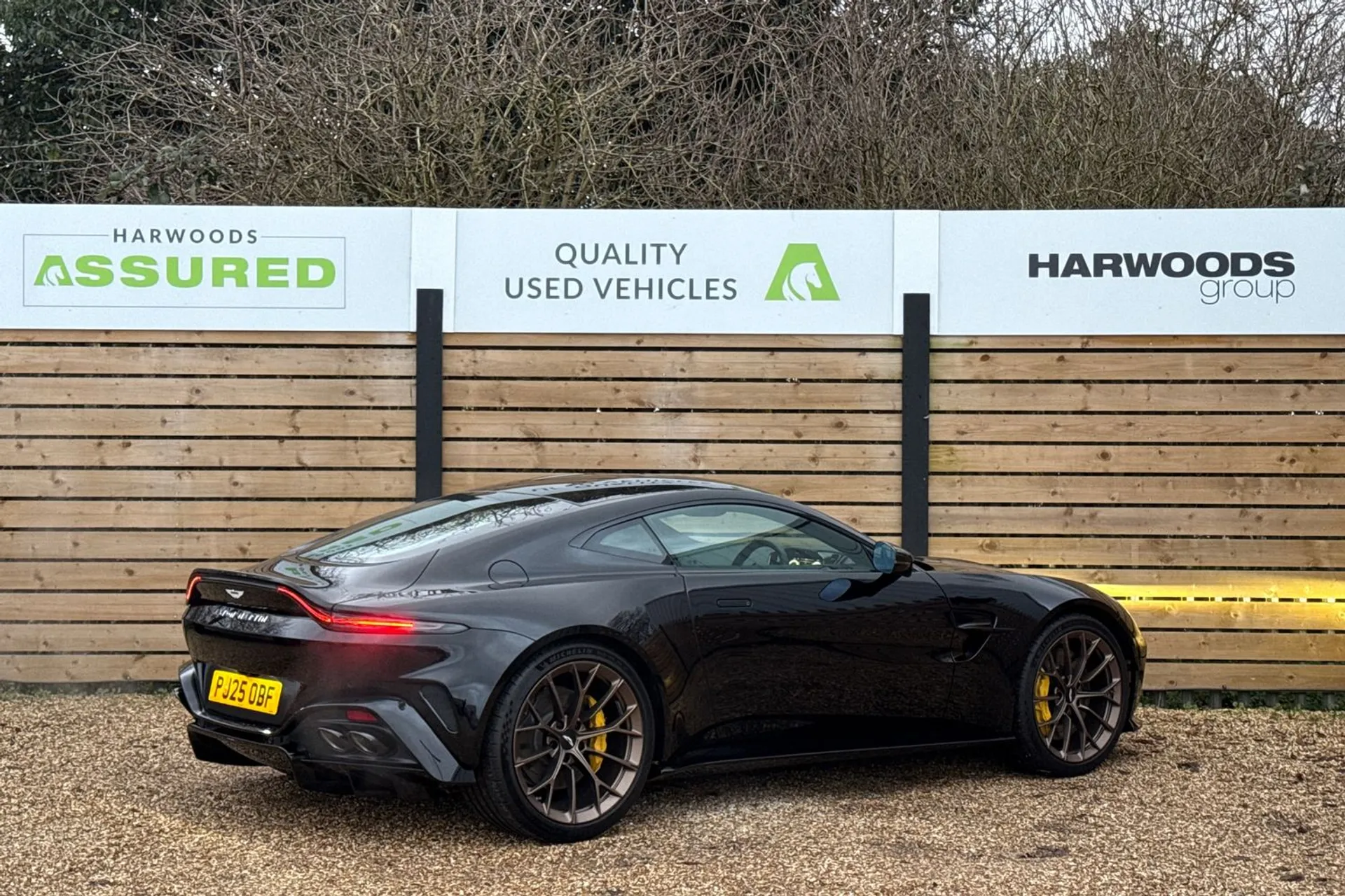 Aston Martin Vantage thumbnail image number 8