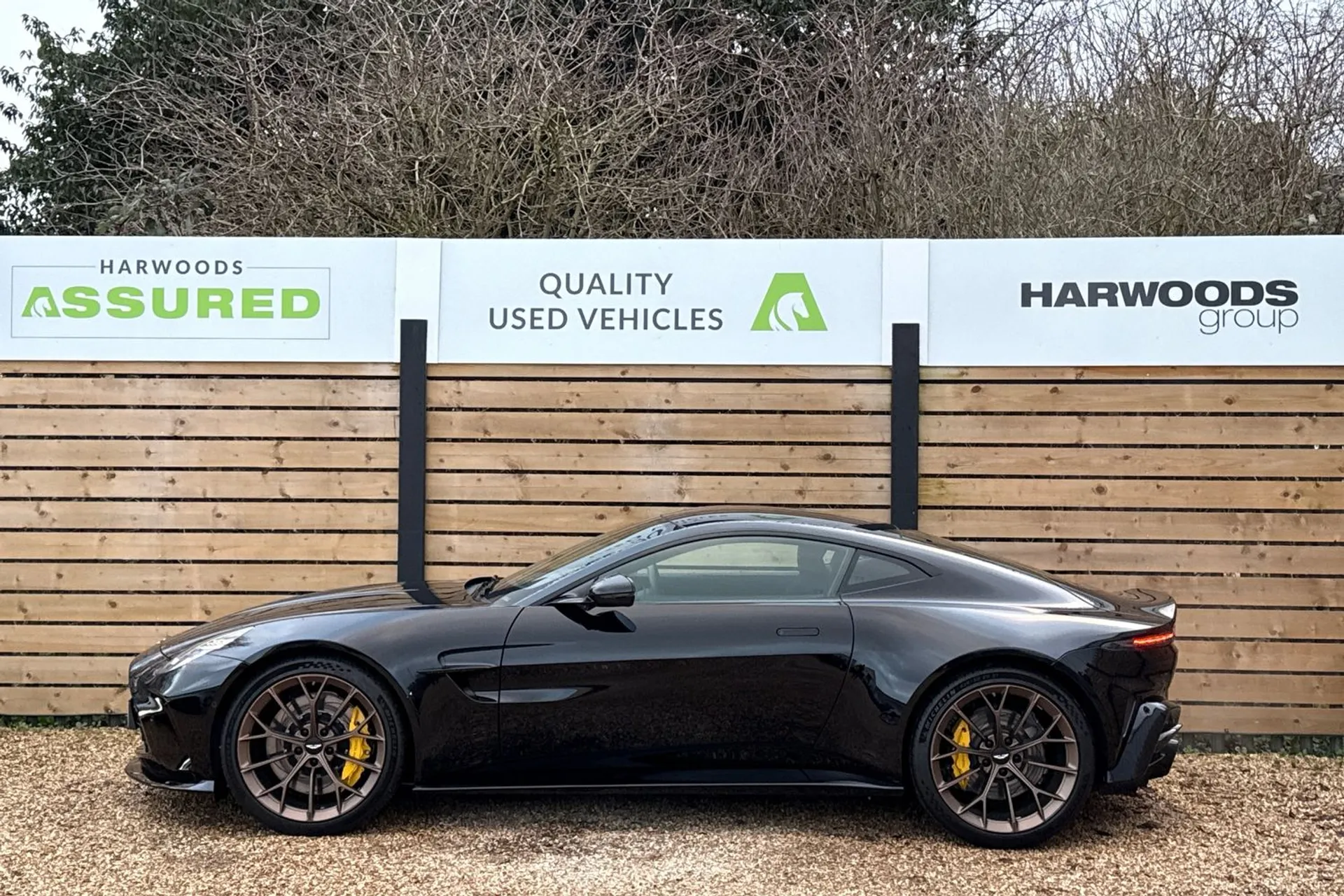 Aston Martin Vantage thumbnail image number 11