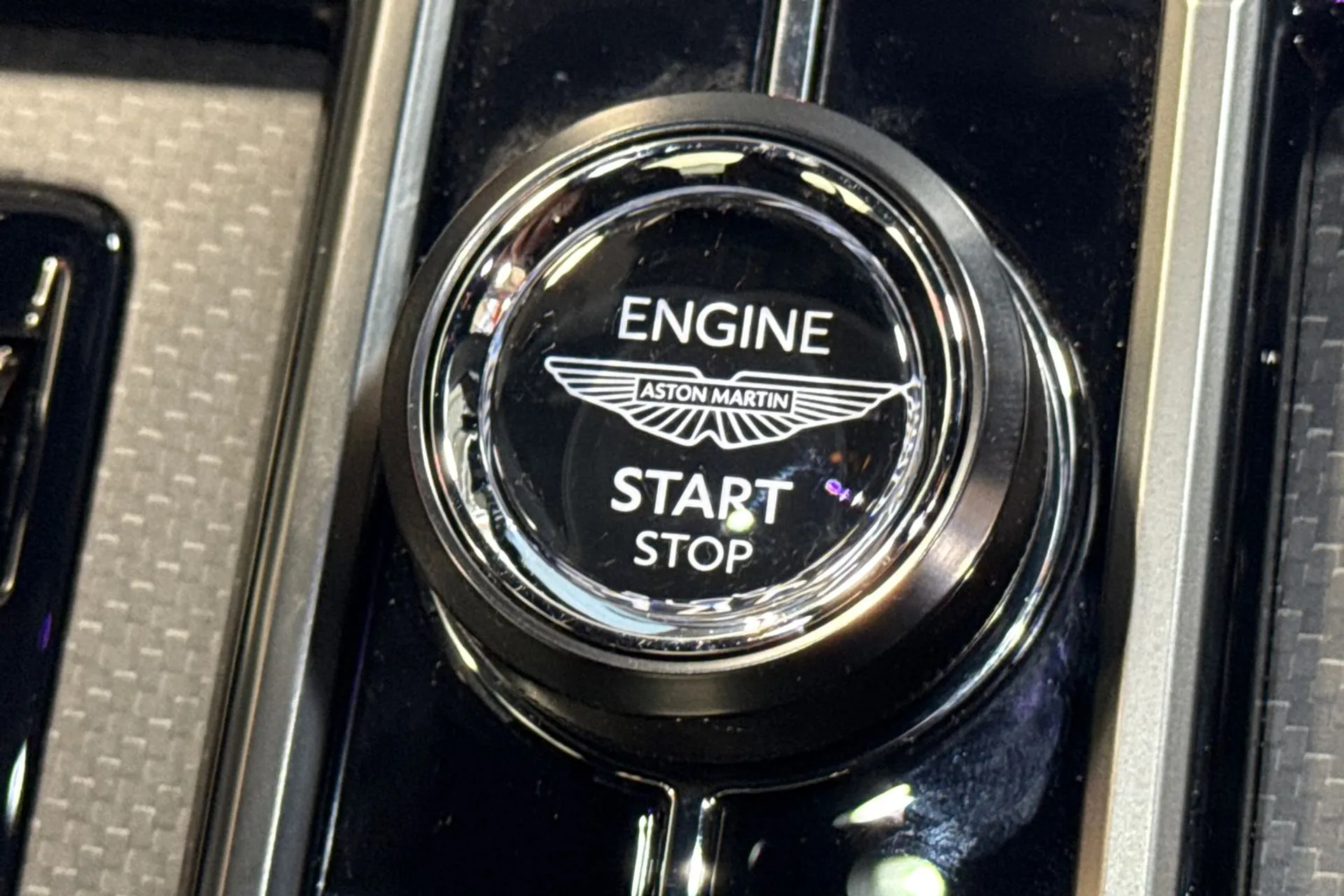 Aston Martin Vantage thumbnail image number 52