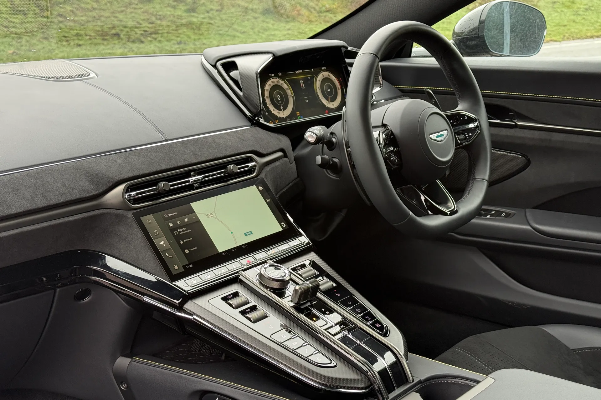 Aston Martin Vantage thumbnail image number 6