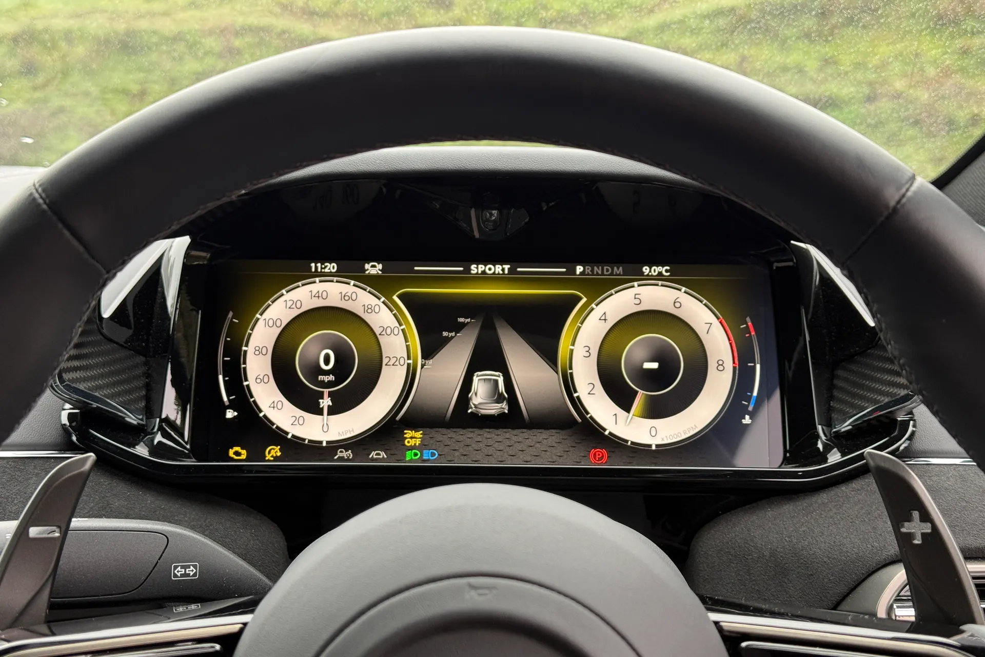 Aston Martin Vantage thumbnail image number 11