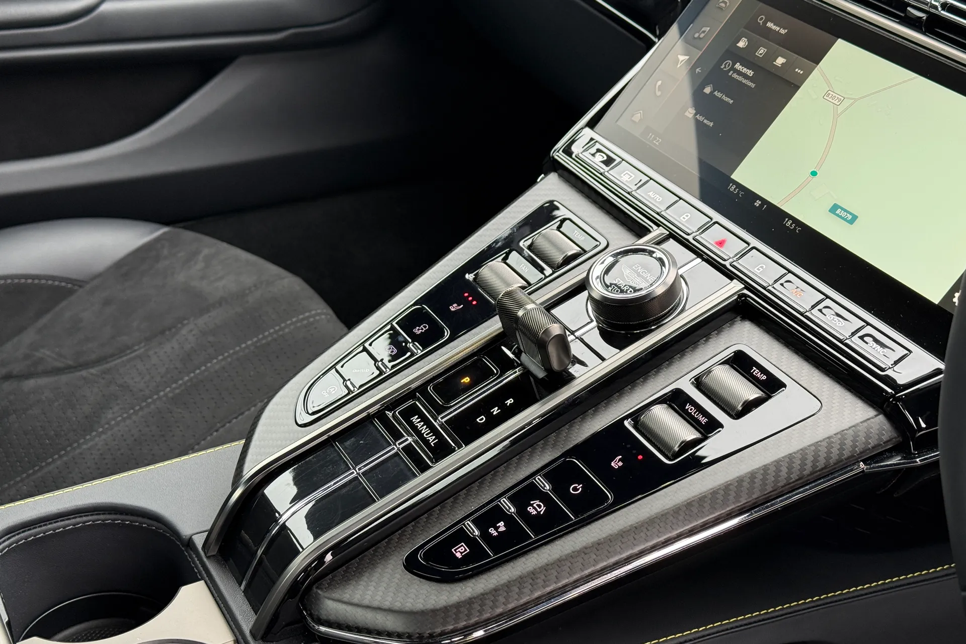 Aston Martin Vantage thumbnail image number 20