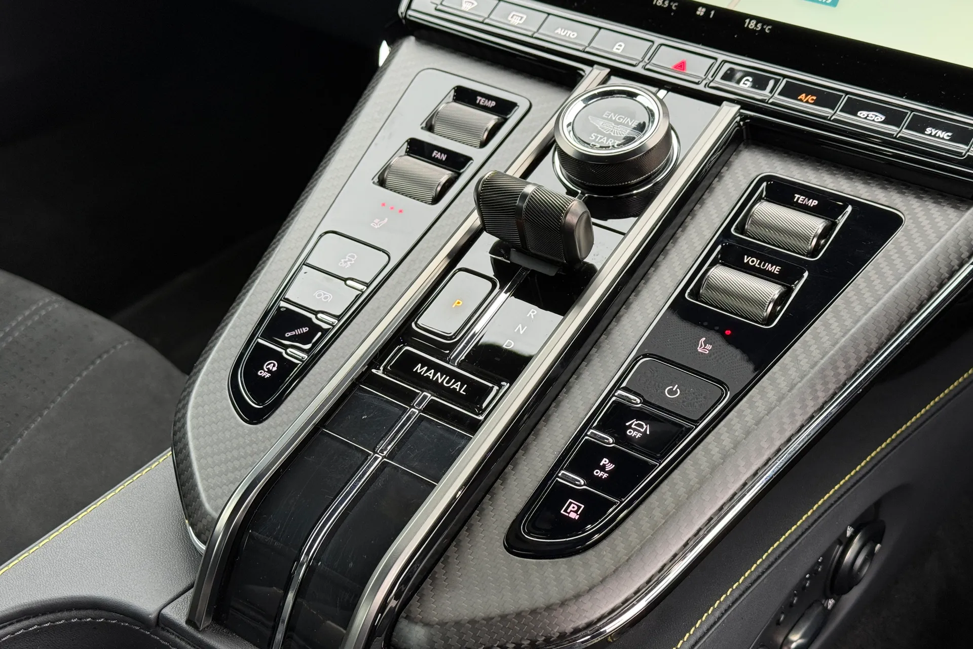 Aston Martin Vantage thumbnail image number 13