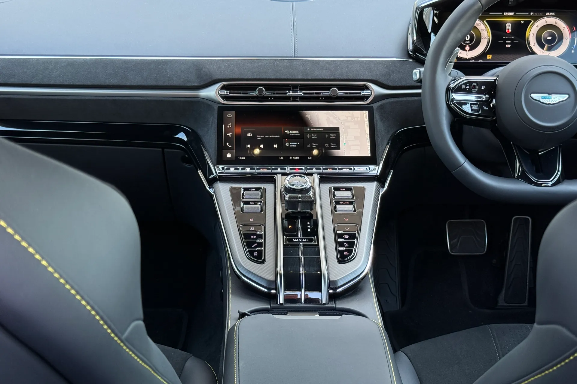 Aston Martin Vantage thumbnail image number 20