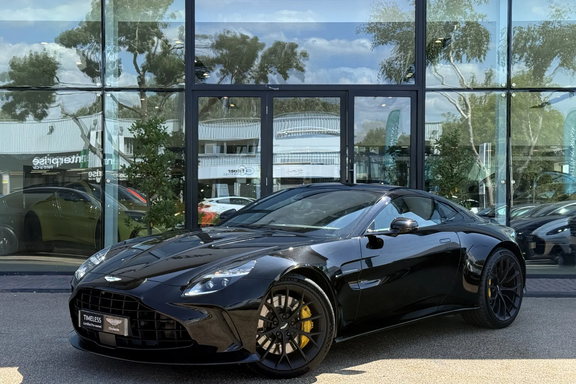 Aston Martin Vantage thumbnail image number 6