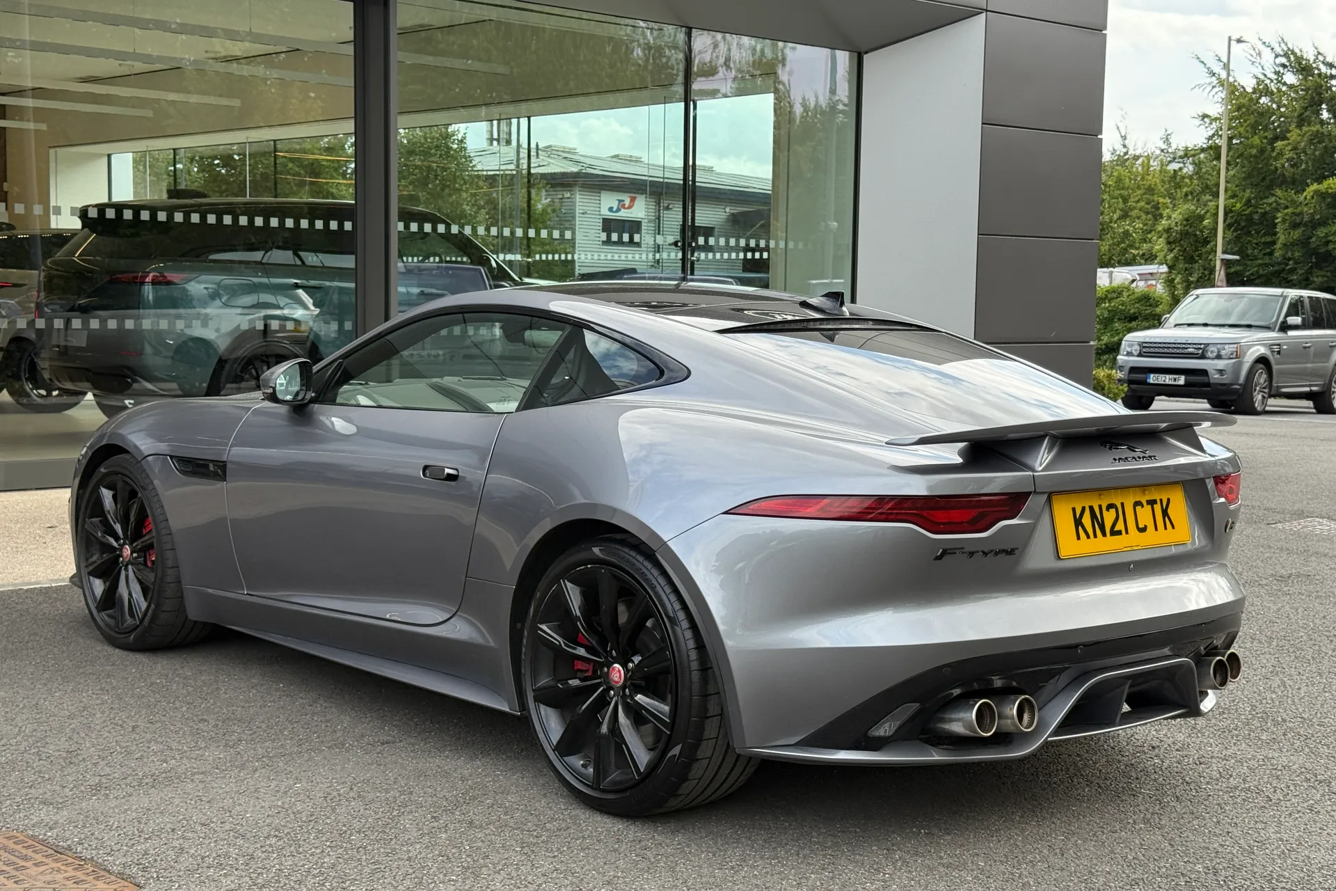 Jaguar F-TYPE thumbnail image number 17