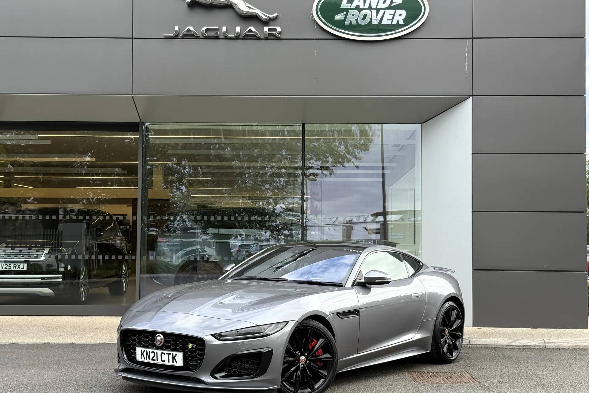 Jaguar F-TYPE thumbnail image number 14