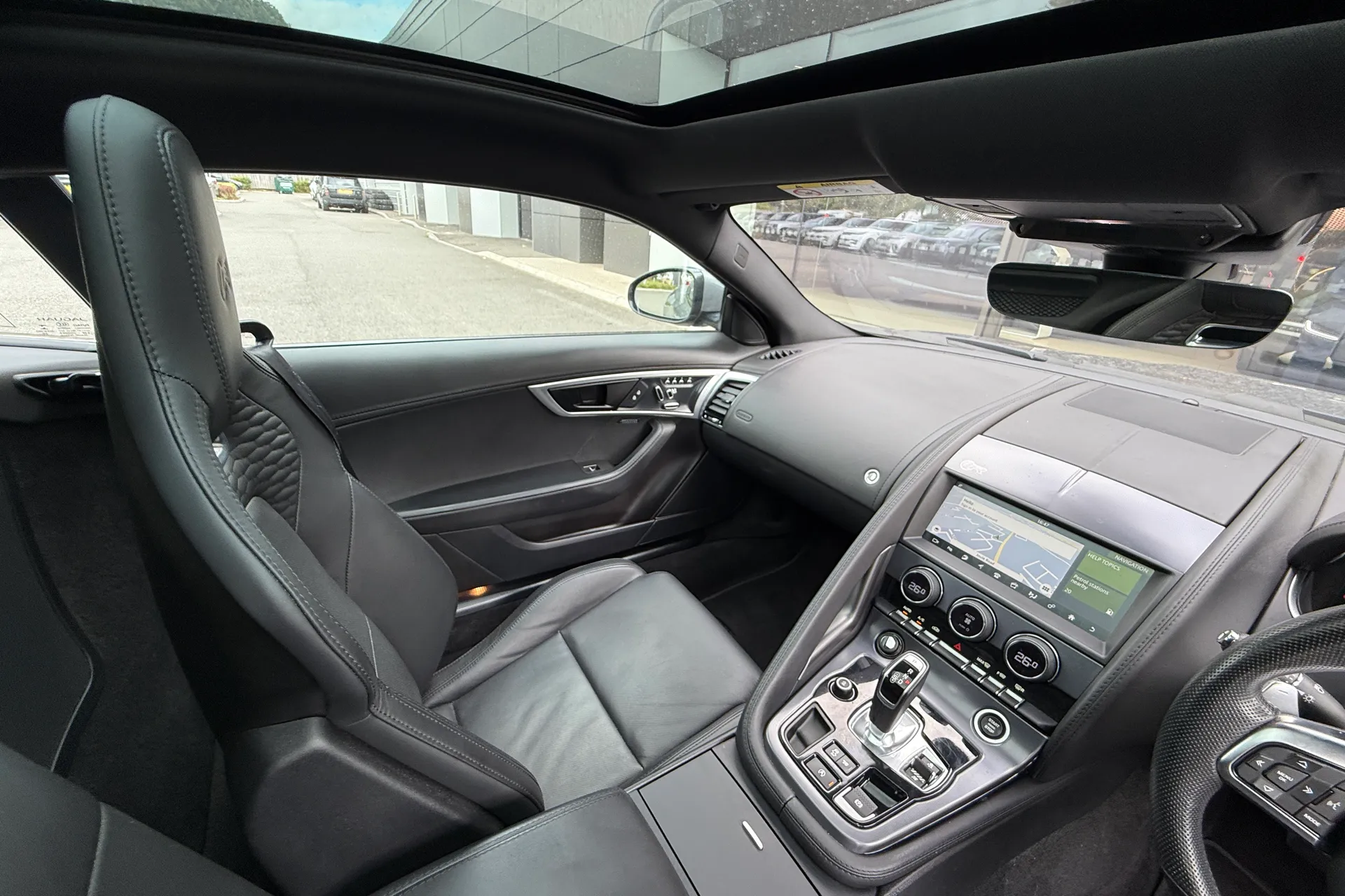 Jaguar F-TYPE thumbnail image number 32