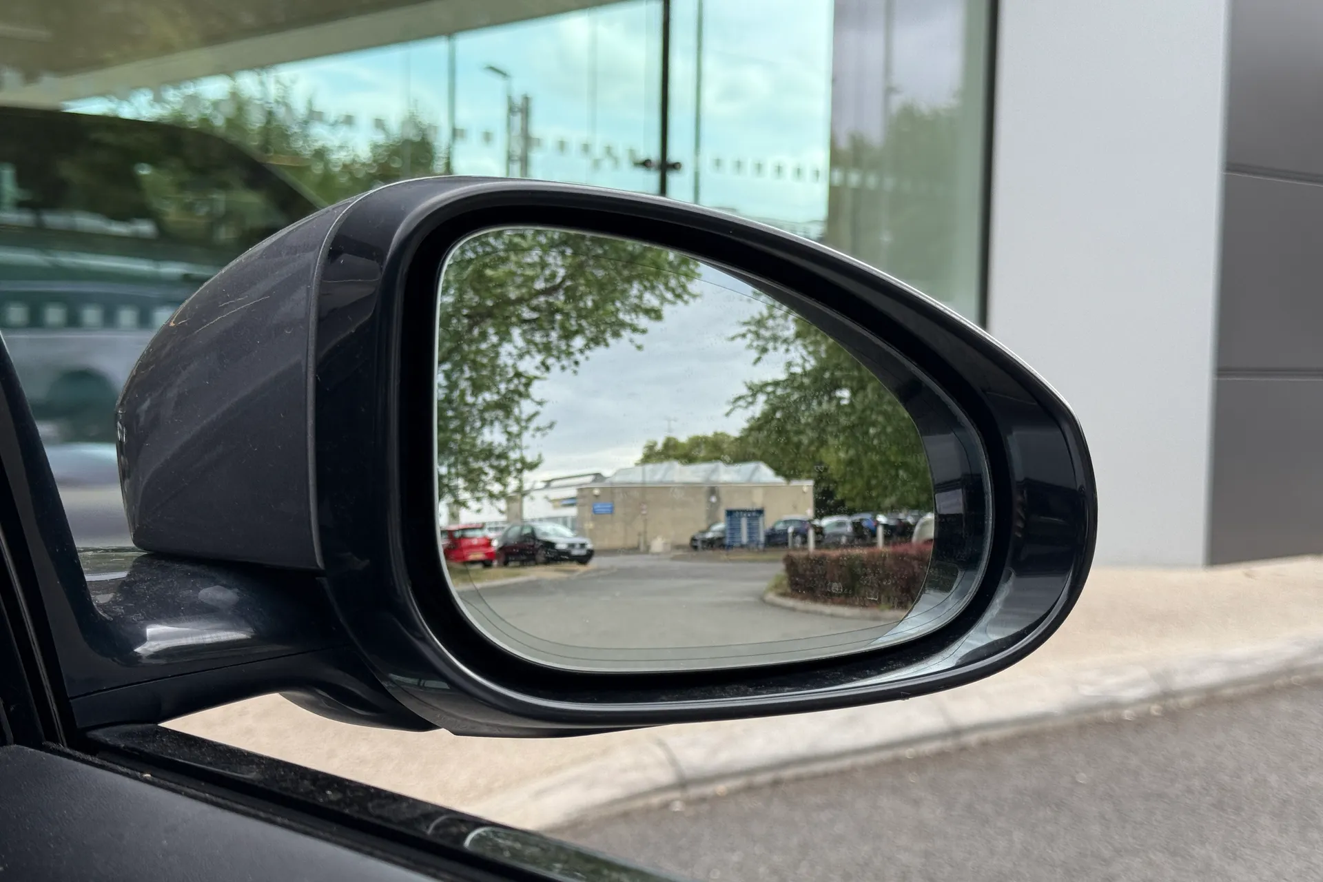 Jaguar F-TYPE thumbnail image number 30