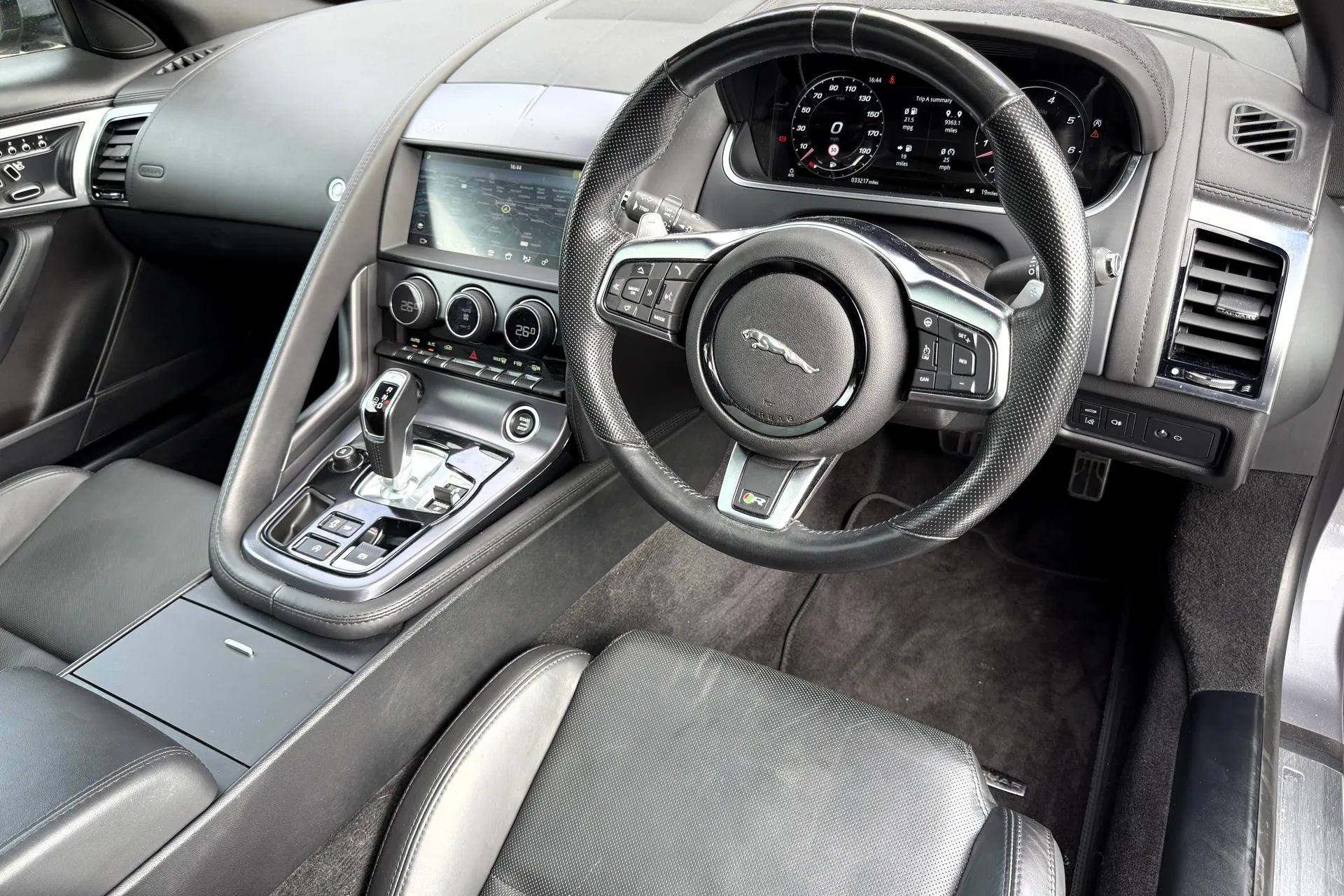 Jaguar F-TYPE thumbnail image number 20