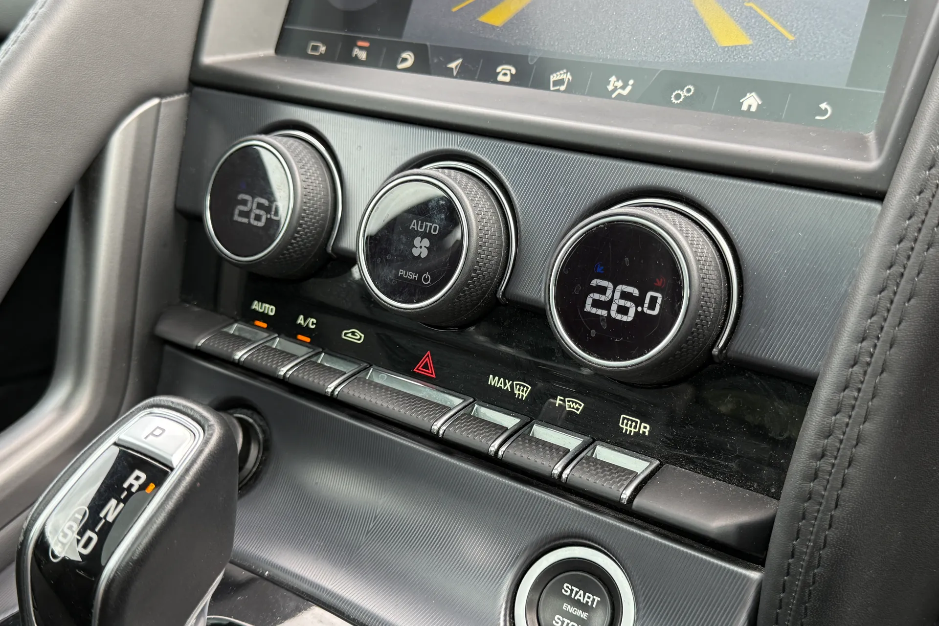 Jaguar F-TYPE thumbnail image number 28