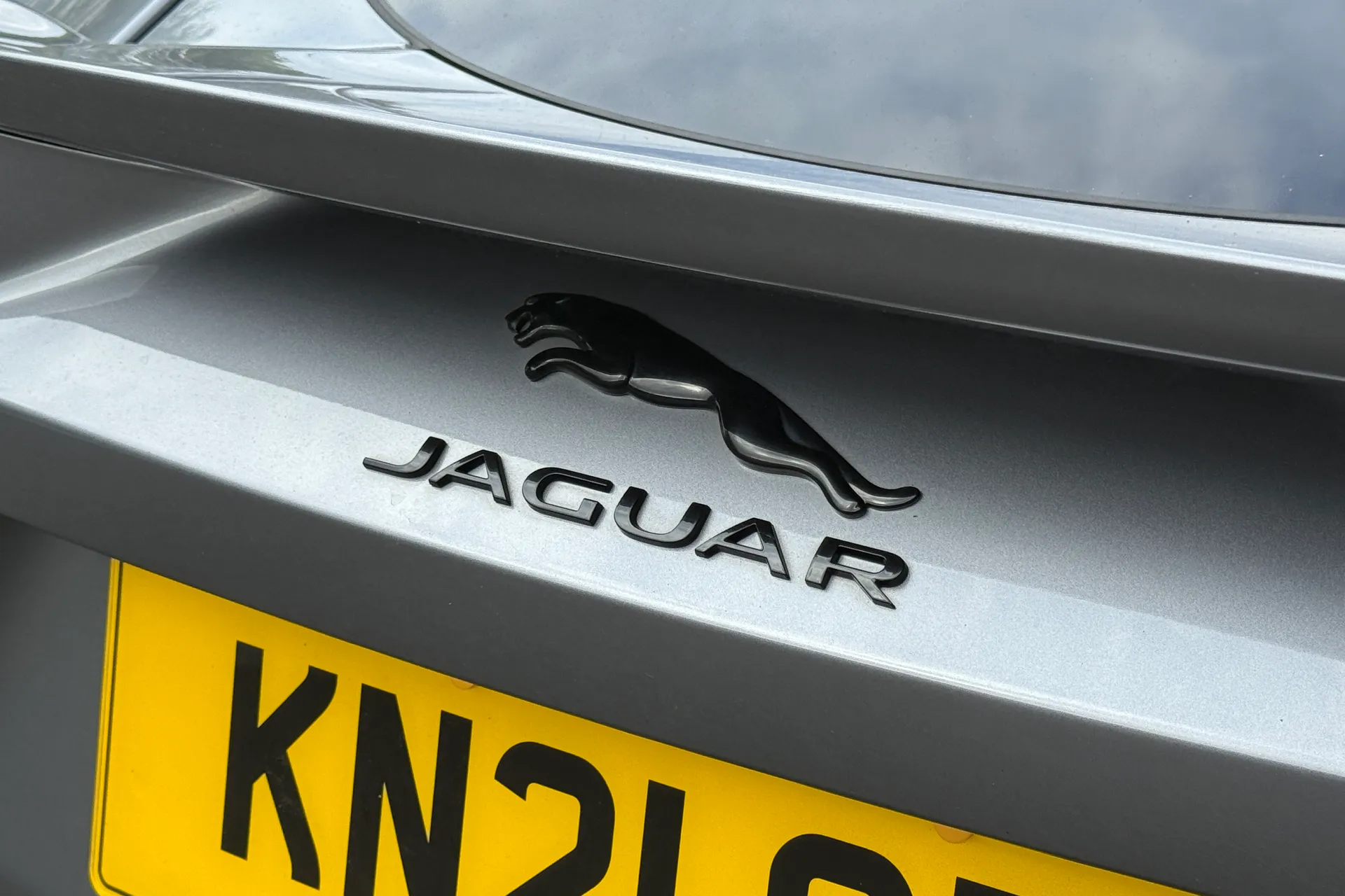Jaguar F-TYPE thumbnail image number 10