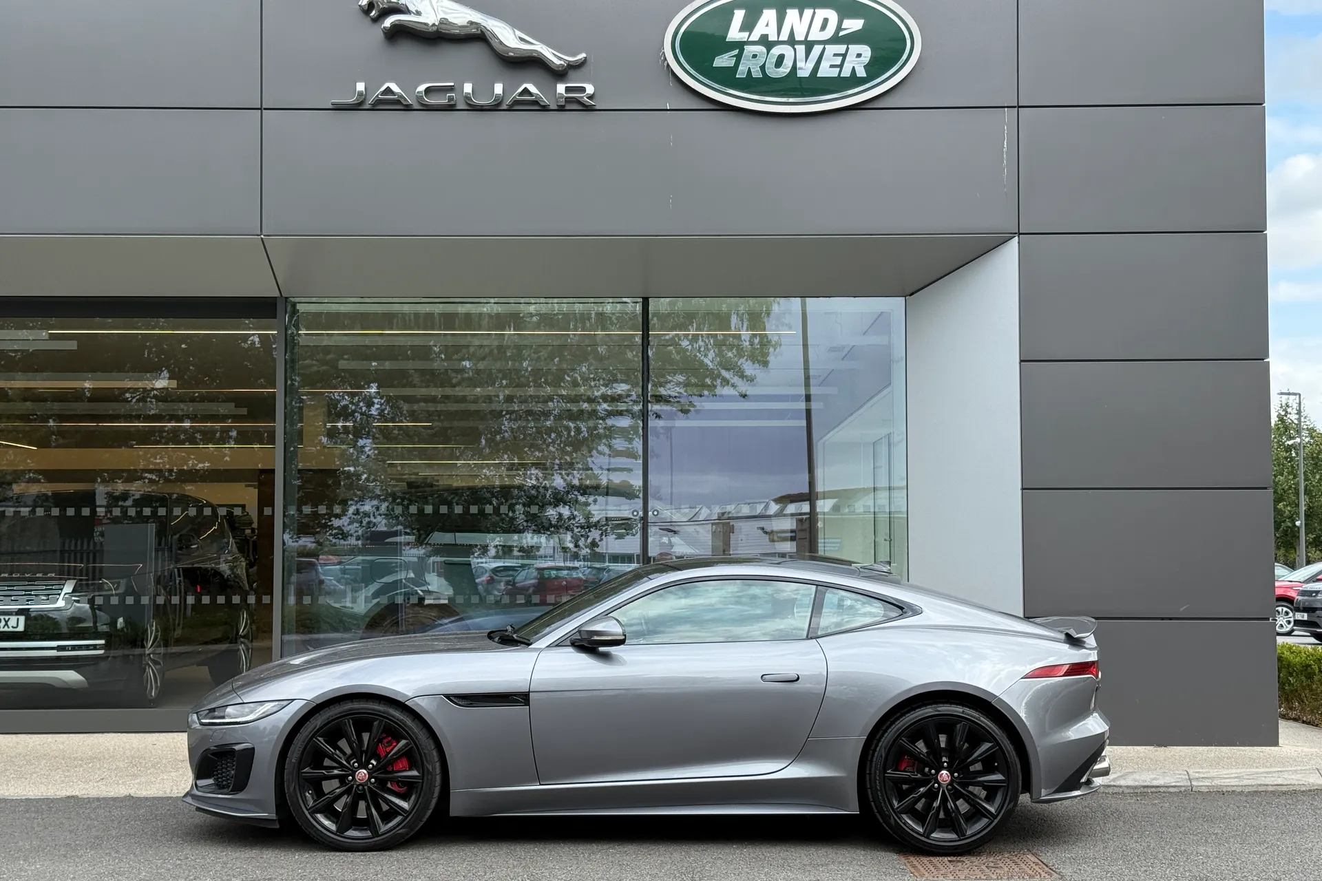 Jaguar F-TYPE thumbnail image number 35