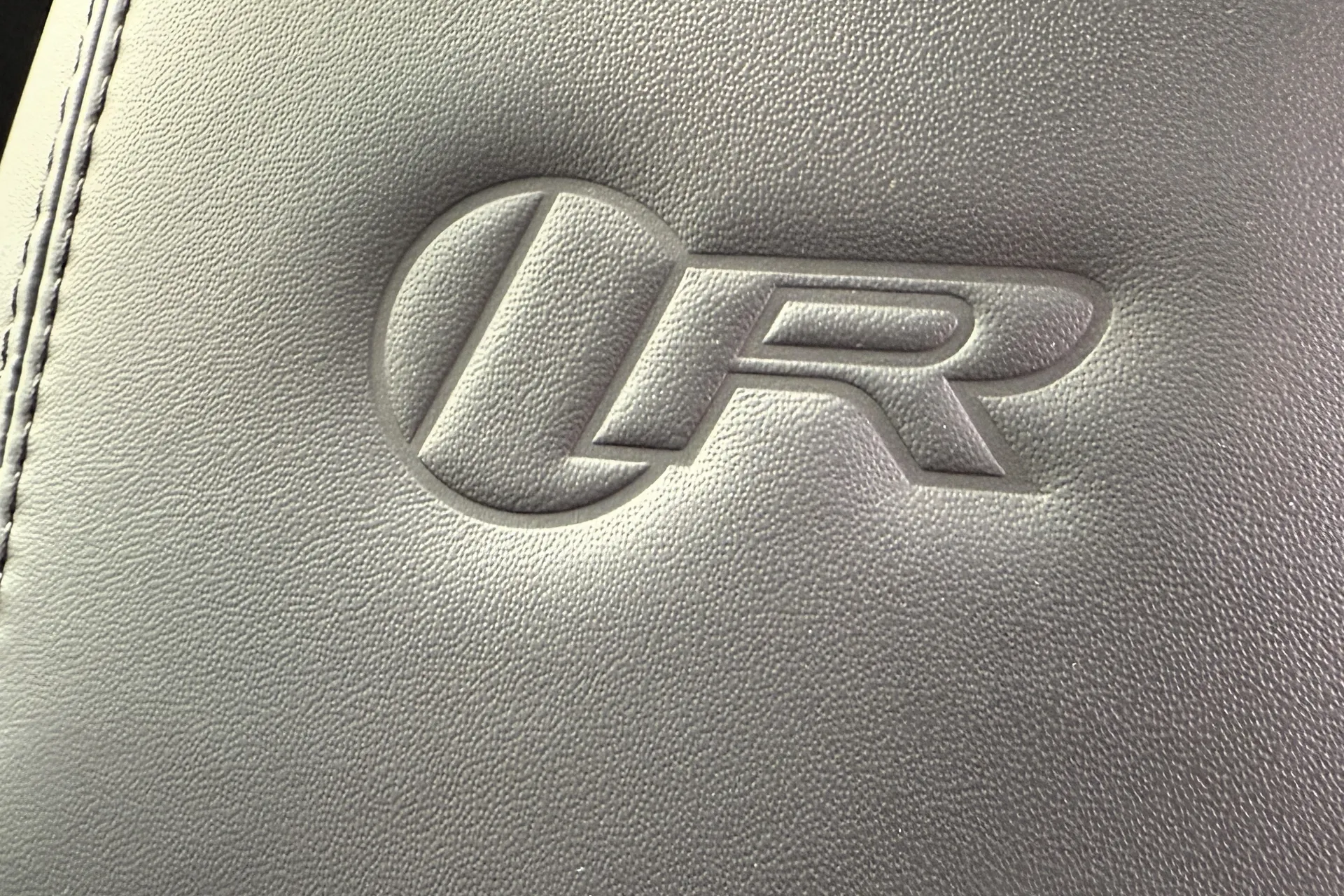 Jaguar F-TYPE thumbnail image number 4