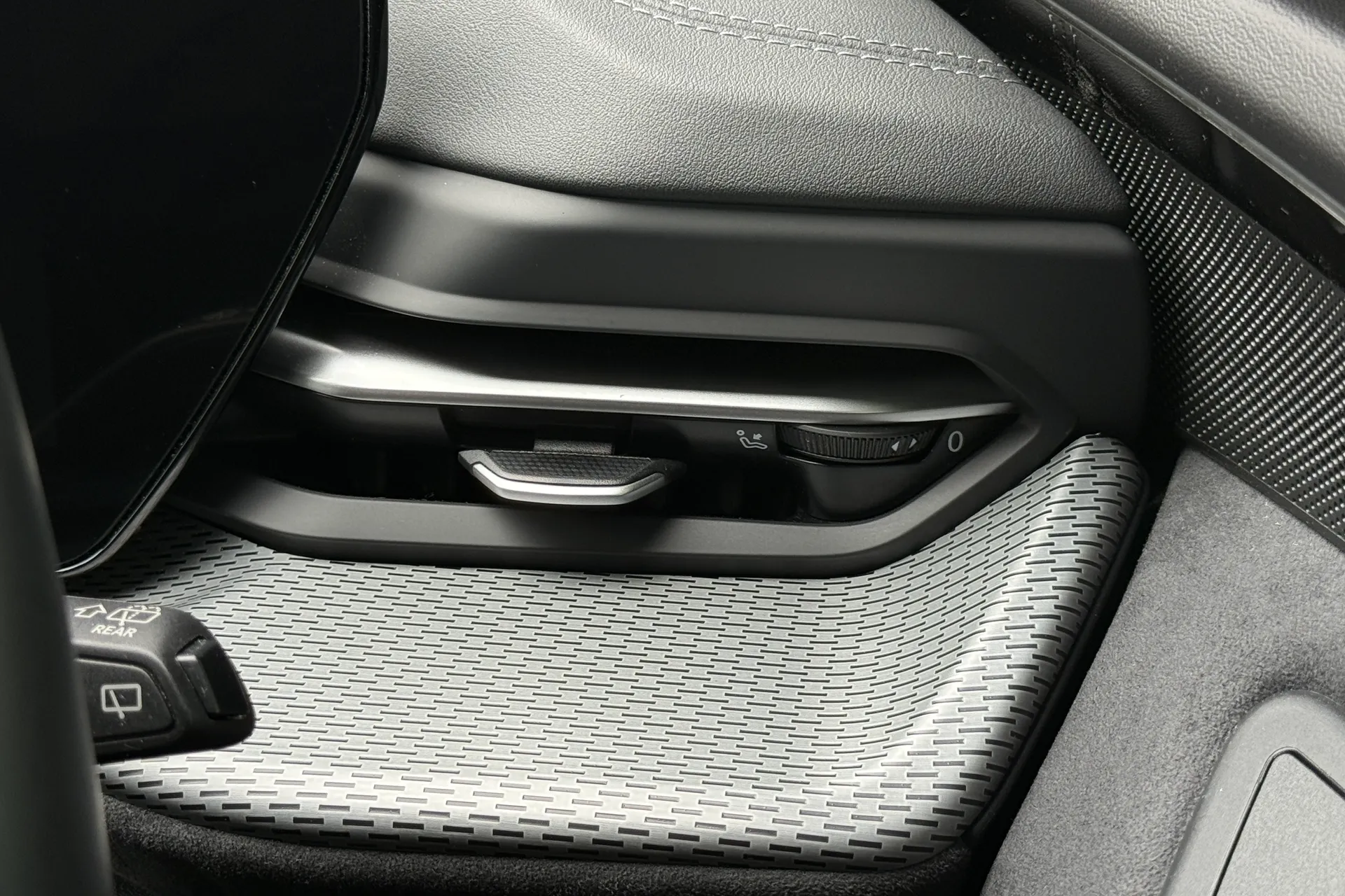 Audi Q5 thumbnail image number 21