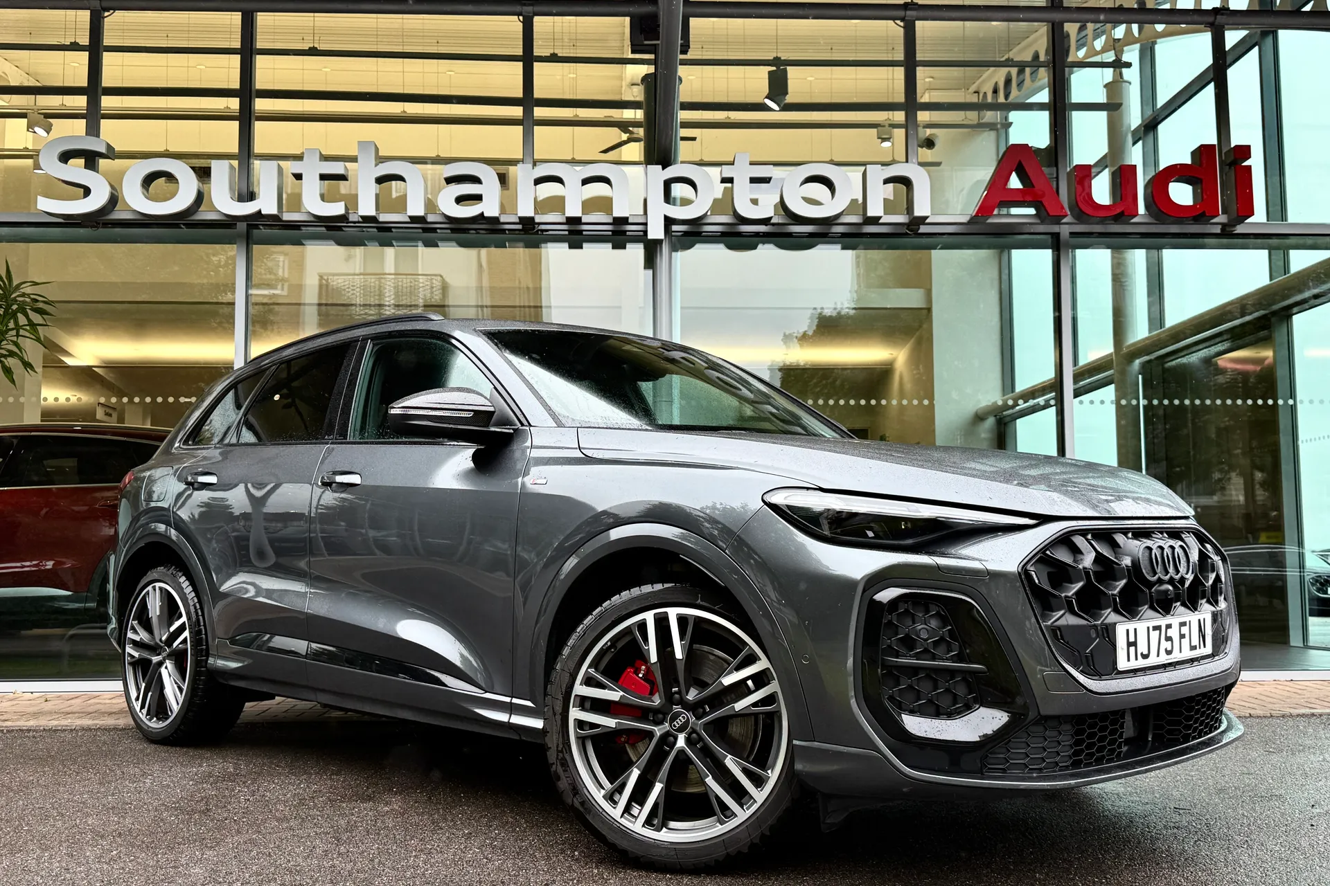 Audi Q5 focused image