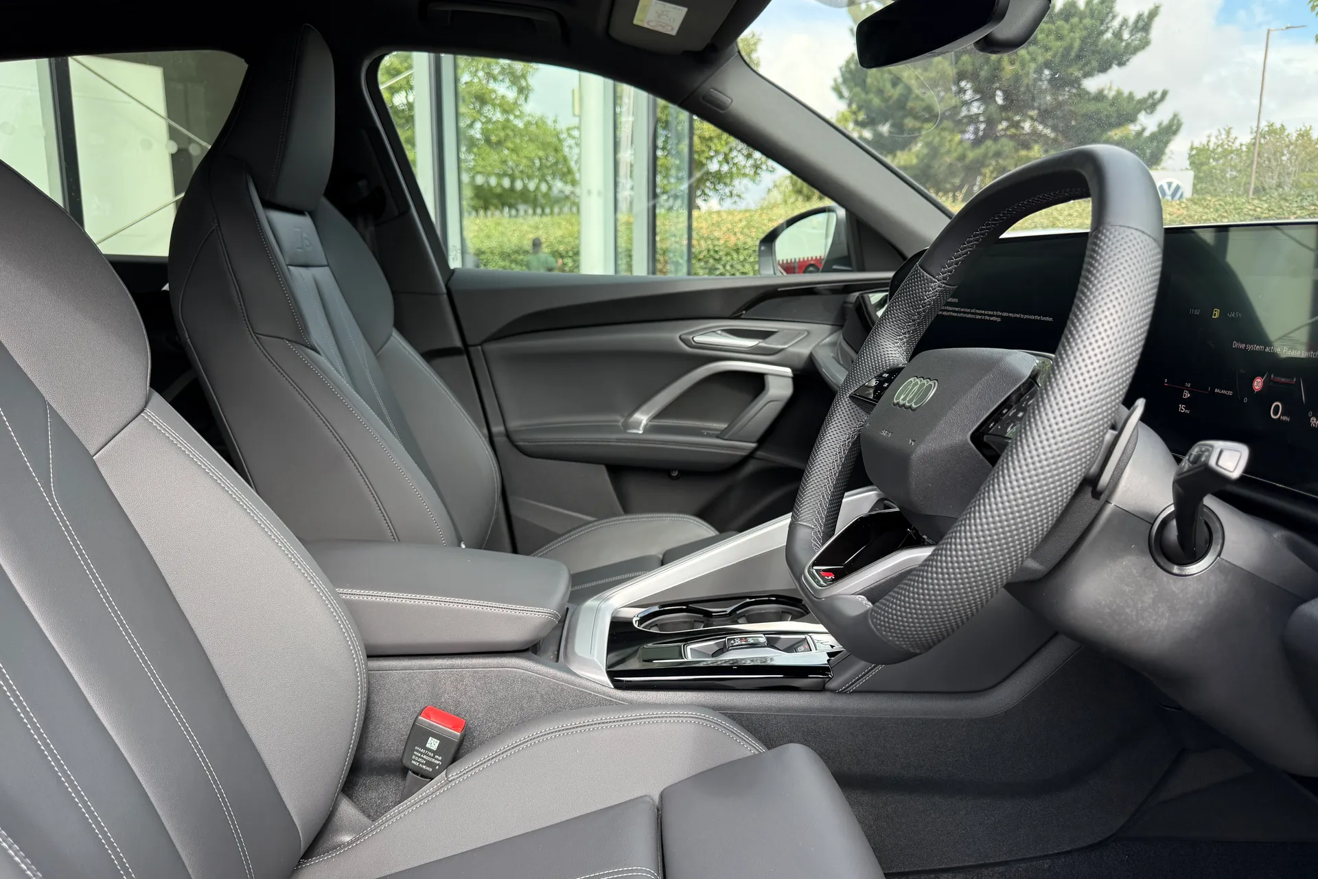 Audi Q5 thumbnail image number 11