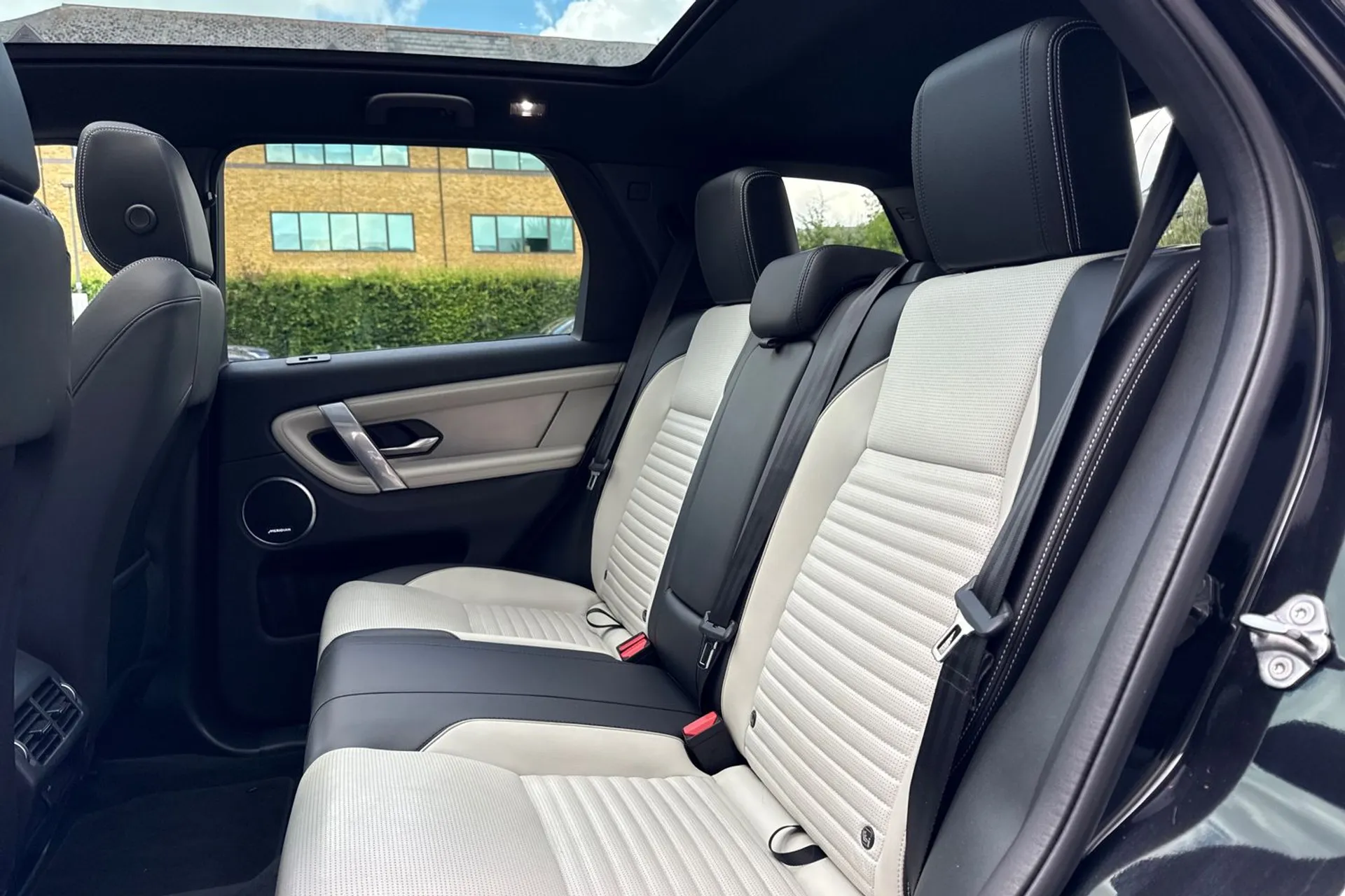 LAND ROVER DISCOVERY SPORT thumbnail image number 39