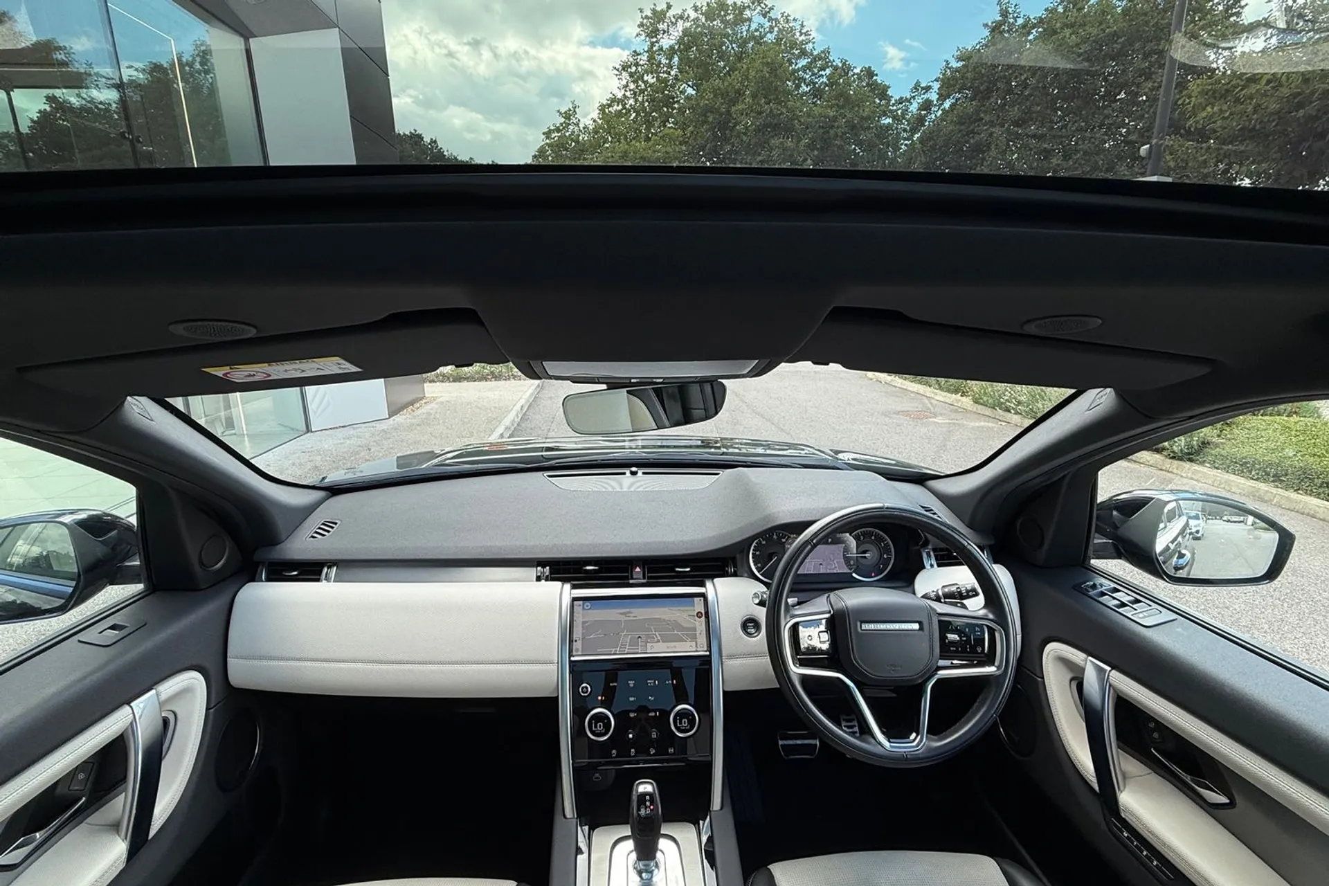 LAND ROVER DISCOVERY SPORT thumbnail image number 3