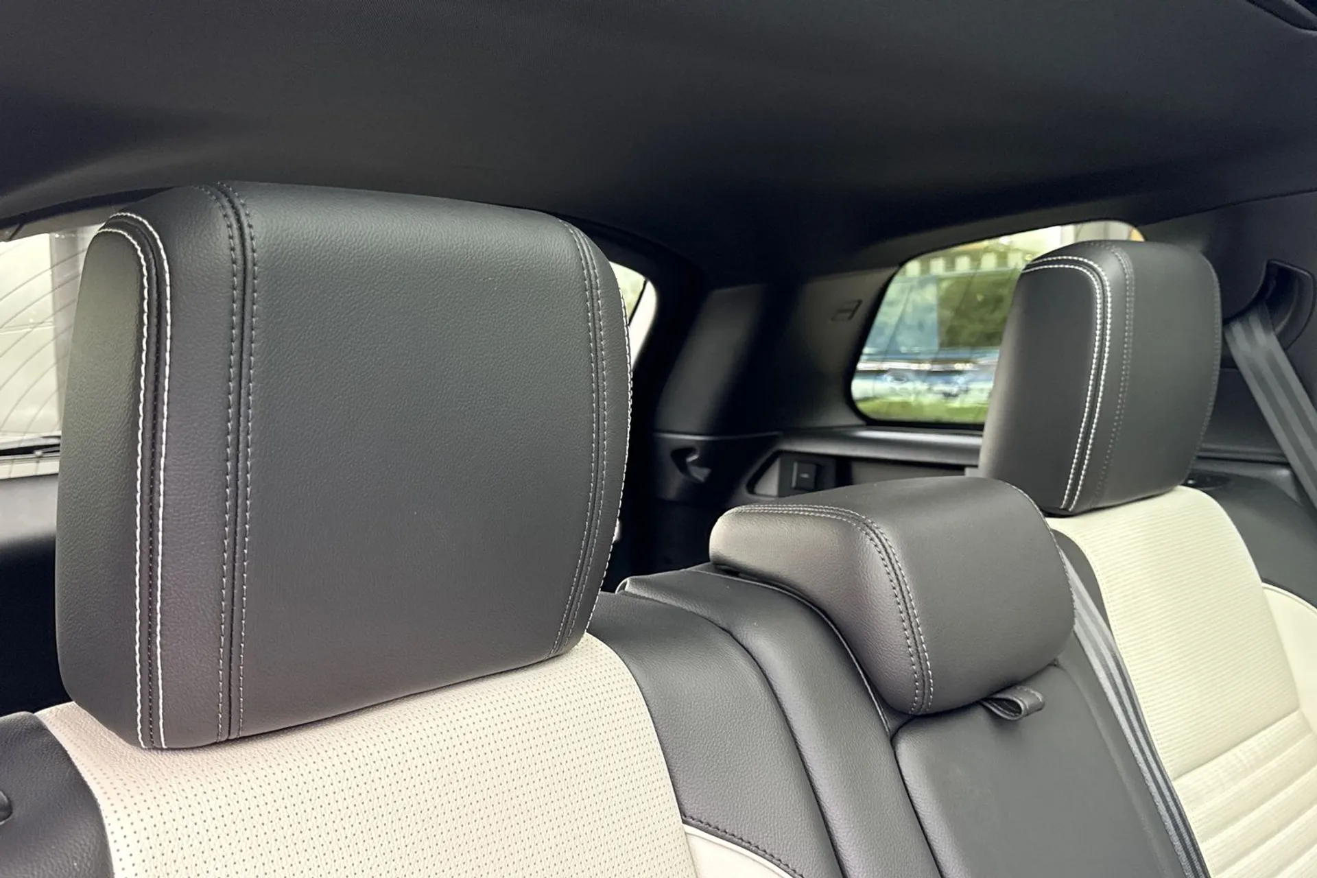 LAND ROVER DISCOVERY SPORT thumbnail image number 24