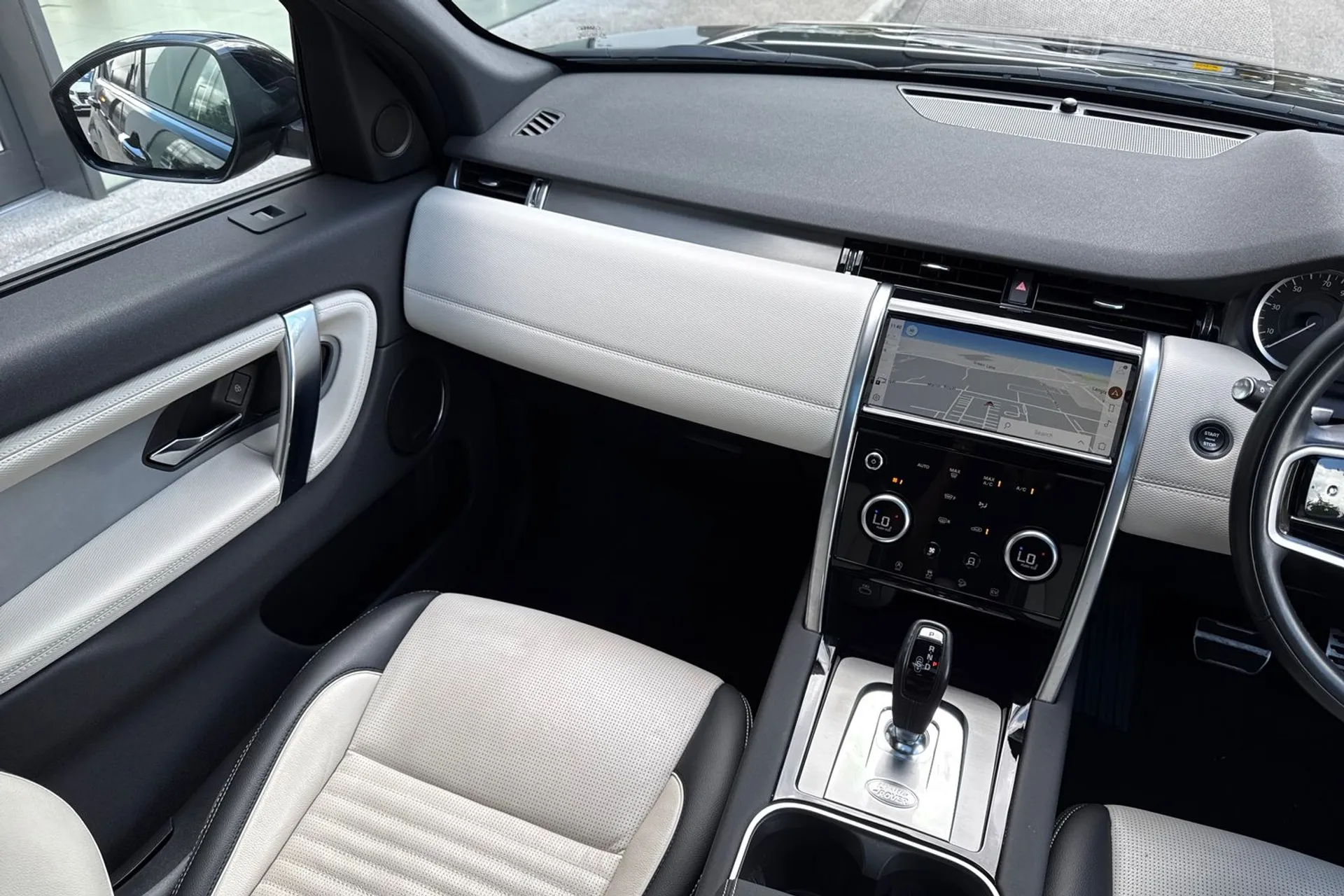 LAND ROVER DISCOVERY SPORT thumbnail image number 18