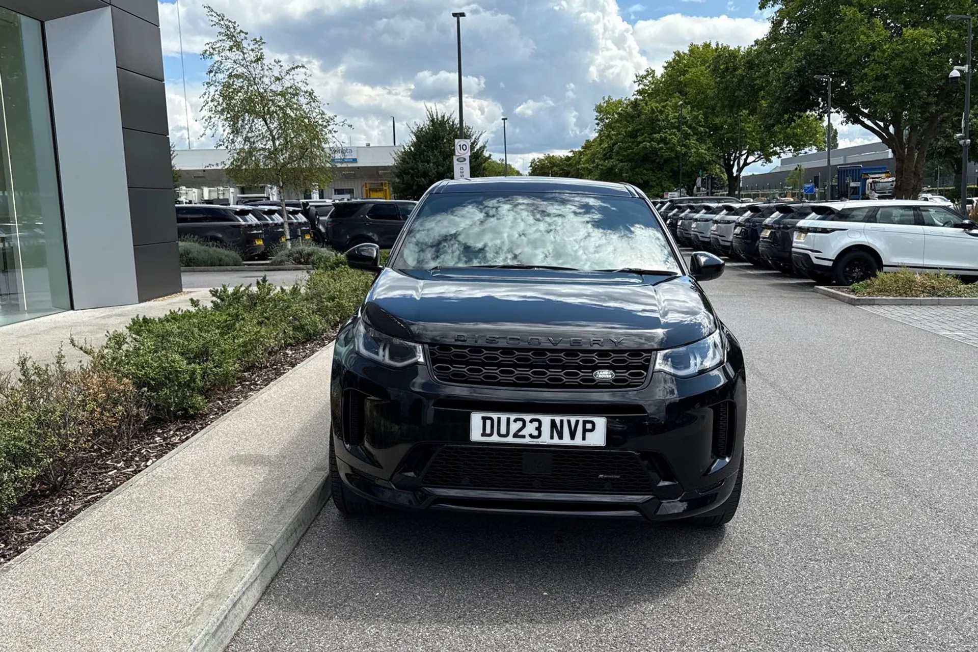 LAND ROVER DISCOVERY SPORT thumbnail image number 16