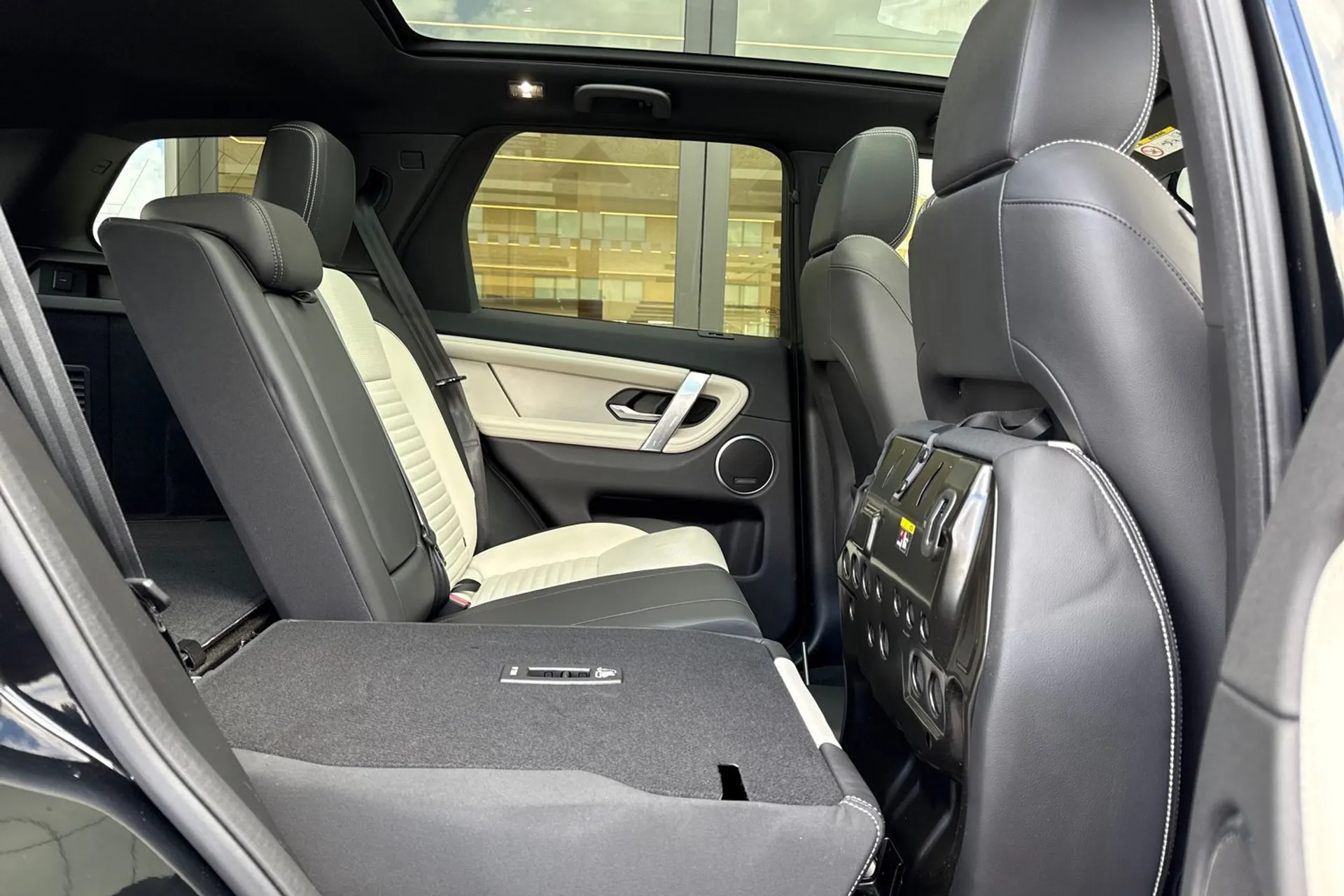 LAND ROVER DISCOVERY SPORT thumbnail image number 36