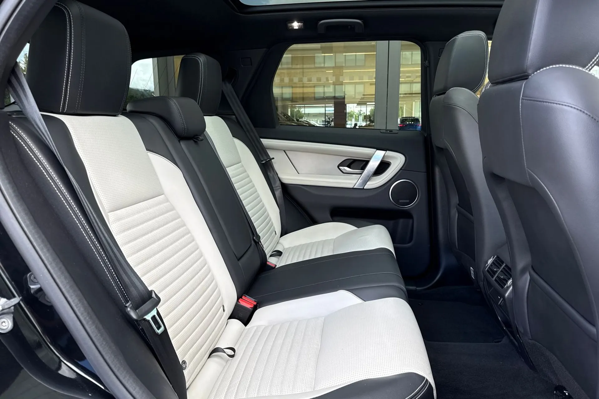 LAND ROVER DISCOVERY SPORT thumbnail image number 35