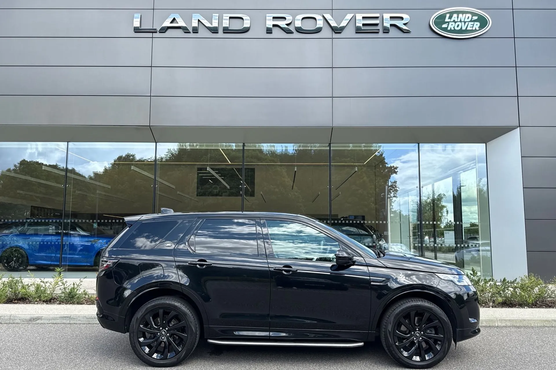 LAND ROVER DISCOVERY SPORT thumbnail image number 2